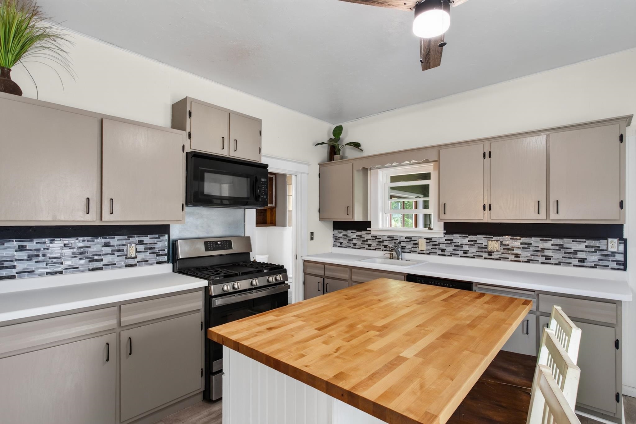 917 WESTERN AVENUE, Mosinee, Wisconsin 54455, 4 Bedrooms Bedrooms, ,2 BathroomsBathrooms,Residential,For Sale,917 WESTERN AVENUE,22603459