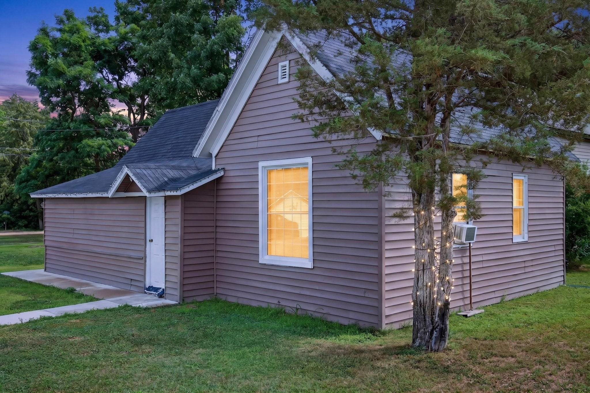 111 S OREGON STREET, Merrill, Wisconsin 54452, 2 Bedrooms Bedrooms, ,1 BathroomBathrooms,Residential,For Sale,111 S OREGON STREET,22603469