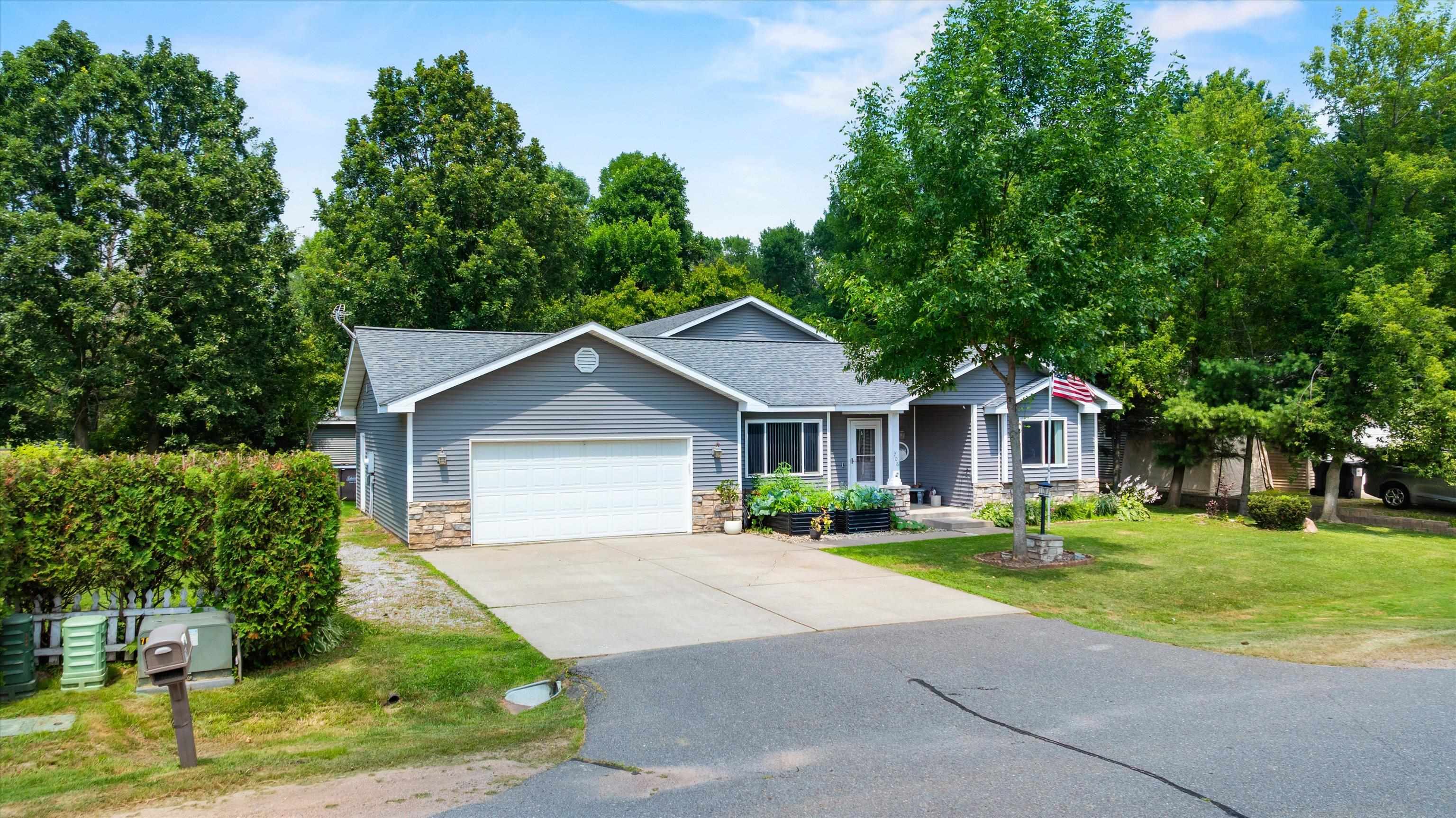 706 W ROBERTS STREET, Spencer, Wisconsin 54479, 4 Bedrooms Bedrooms, ,3 BathroomsBathrooms,Residential,For Sale,706 W ROBERTS STREET,22603472