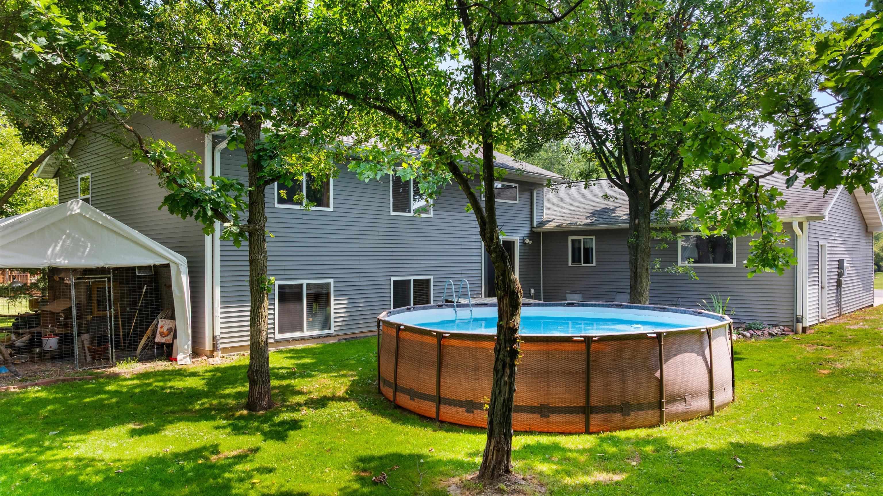 706 W ROBERTS STREET, Spencer, Wisconsin 54479, 4 Bedrooms Bedrooms, ,3 BathroomsBathrooms,Residential,For Sale,706 W ROBERTS STREET,22603472