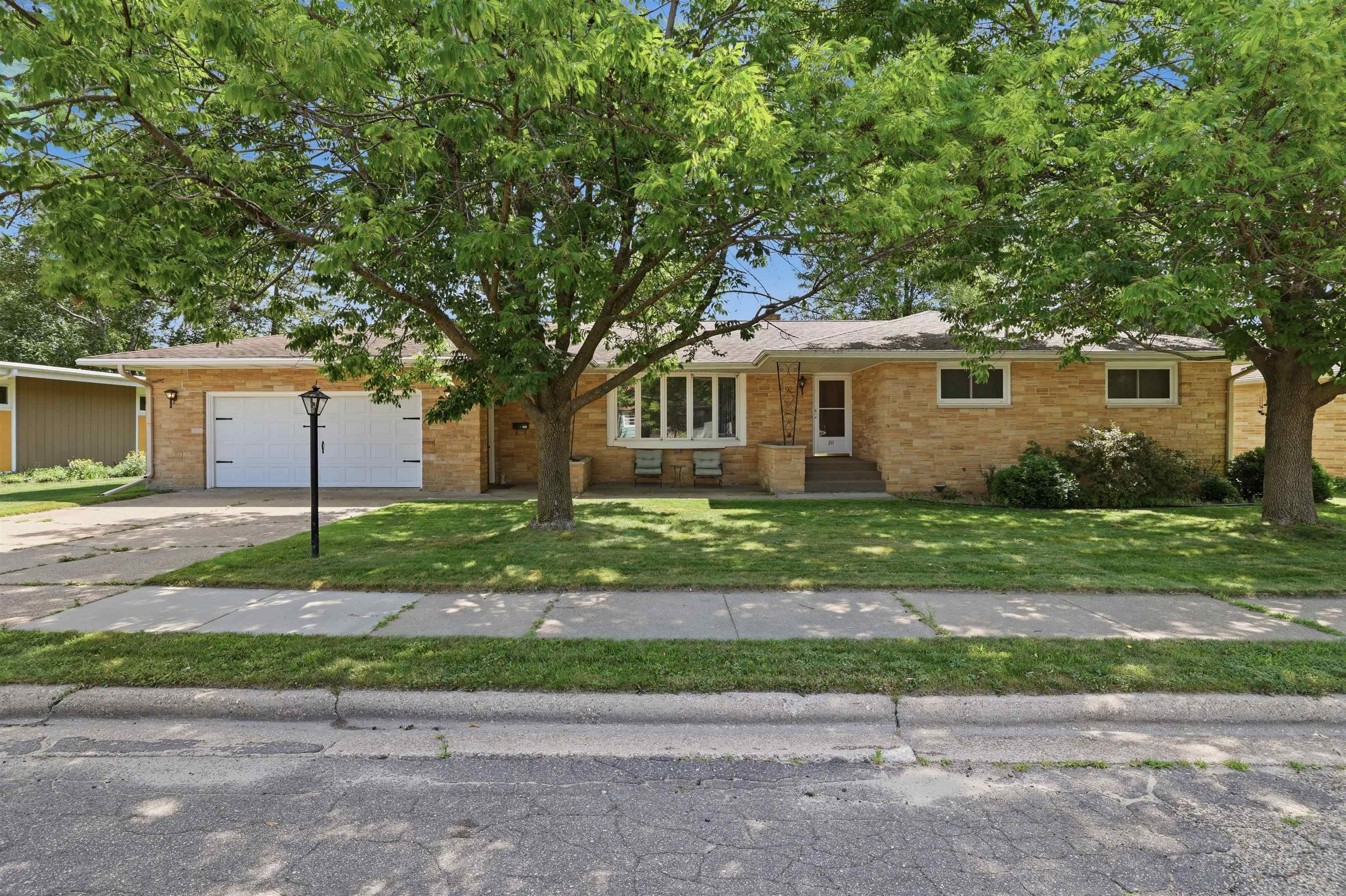 211 MEADOW STREET, Stevens Point, Wisconsin 54481, 3 Bedrooms Bedrooms, ,2 BathroomsBathrooms,Residential,For Sale,211 MEADOW STREET,22603489