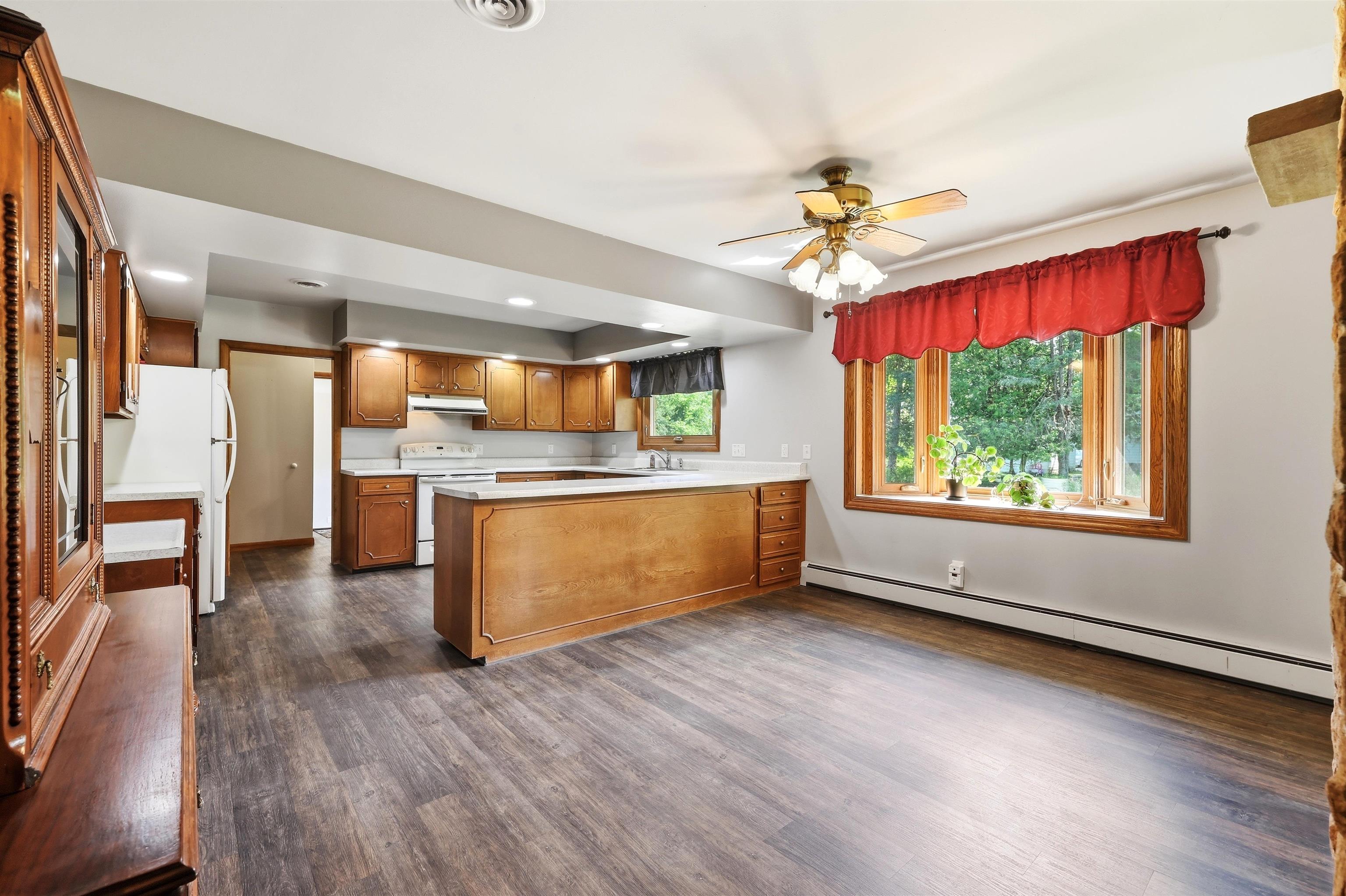 211 MEADOW STREET, Stevens Point, Wisconsin 54481, 3 Bedrooms Bedrooms, ,2 BathroomsBathrooms,Residential,For Sale,211 MEADOW STREET,22603489