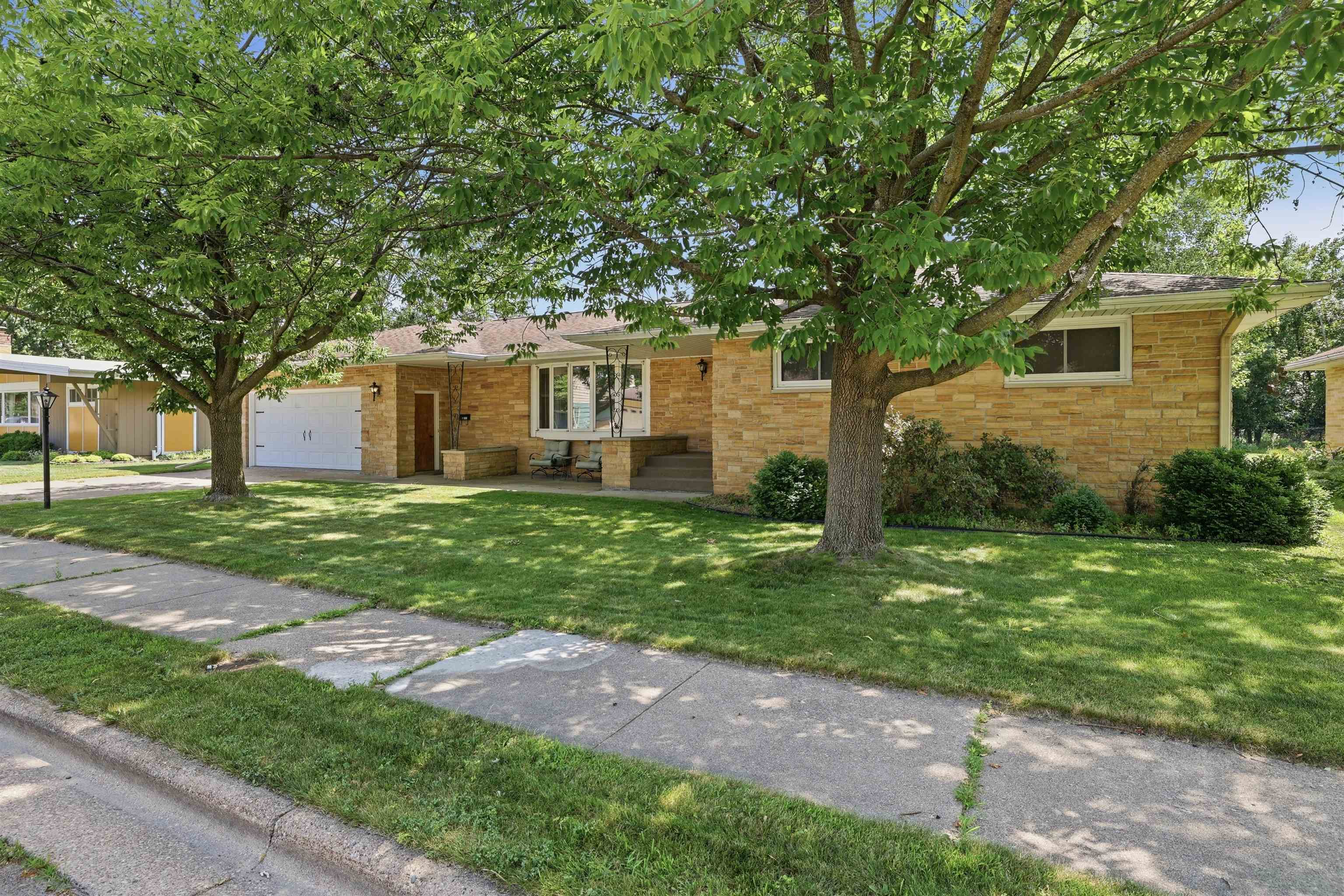 211 MEADOW STREET, Stevens Point, Wisconsin 54481, 3 Bedrooms Bedrooms, ,2 BathroomsBathrooms,Residential,For Sale,211 MEADOW STREET,22603489