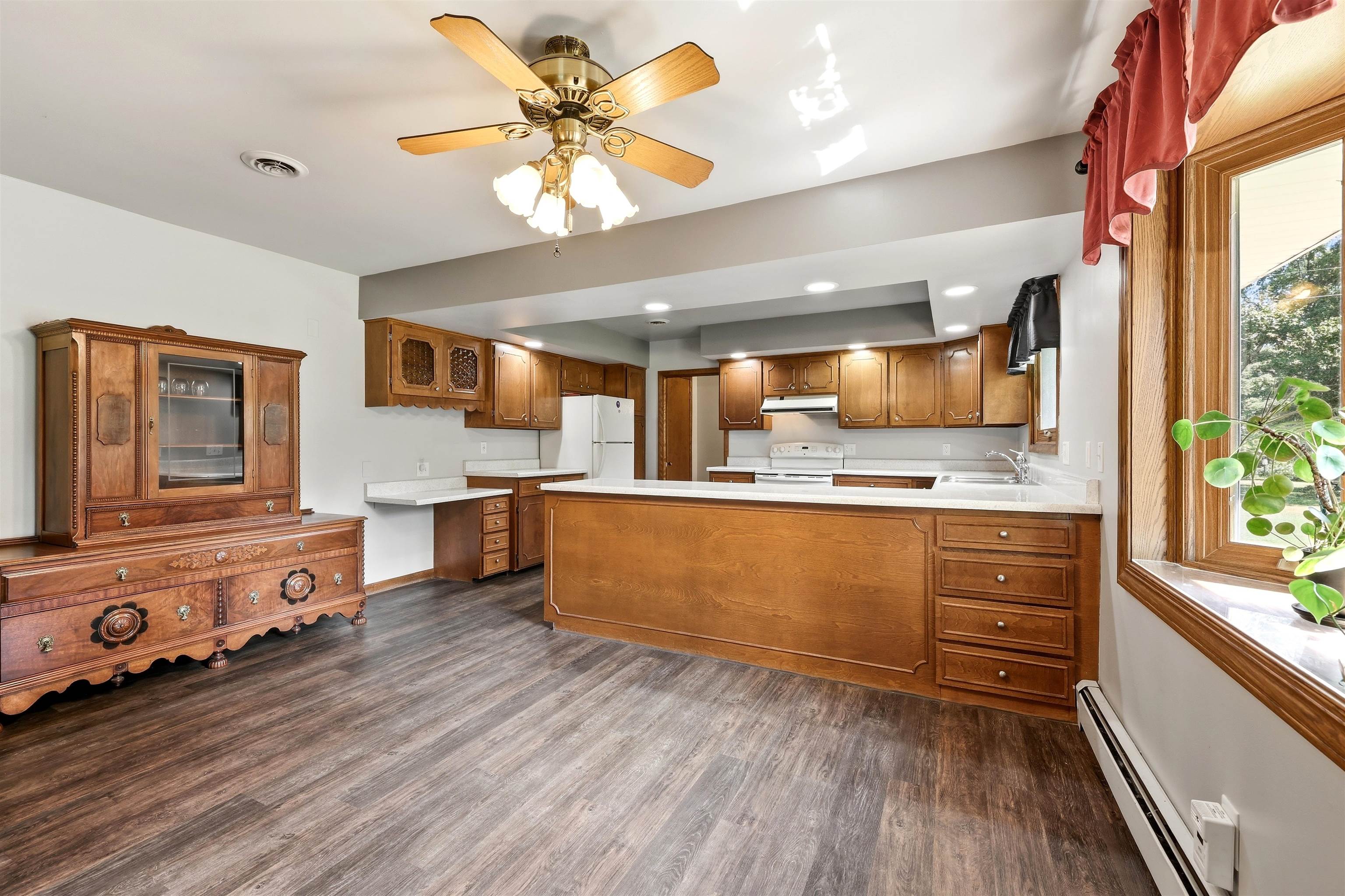 211 MEADOW STREET, Stevens Point, Wisconsin 54481, 3 Bedrooms Bedrooms, ,2 BathroomsBathrooms,Residential,For Sale,211 MEADOW STREET,22603489