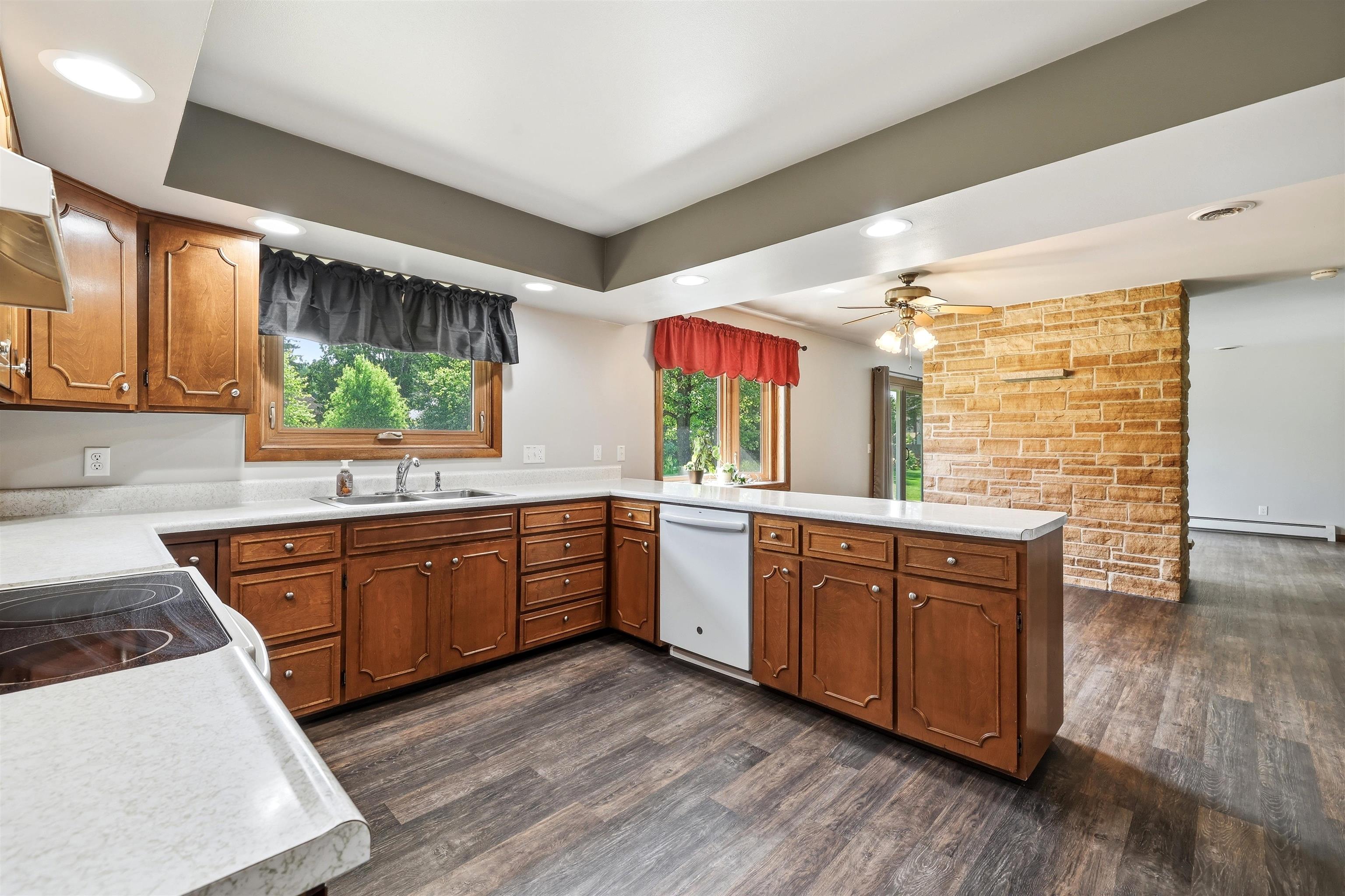 211 MEADOW STREET, Stevens Point, Wisconsin 54481, 3 Bedrooms Bedrooms, ,2 BathroomsBathrooms,Residential,For Sale,211 MEADOW STREET,22603489