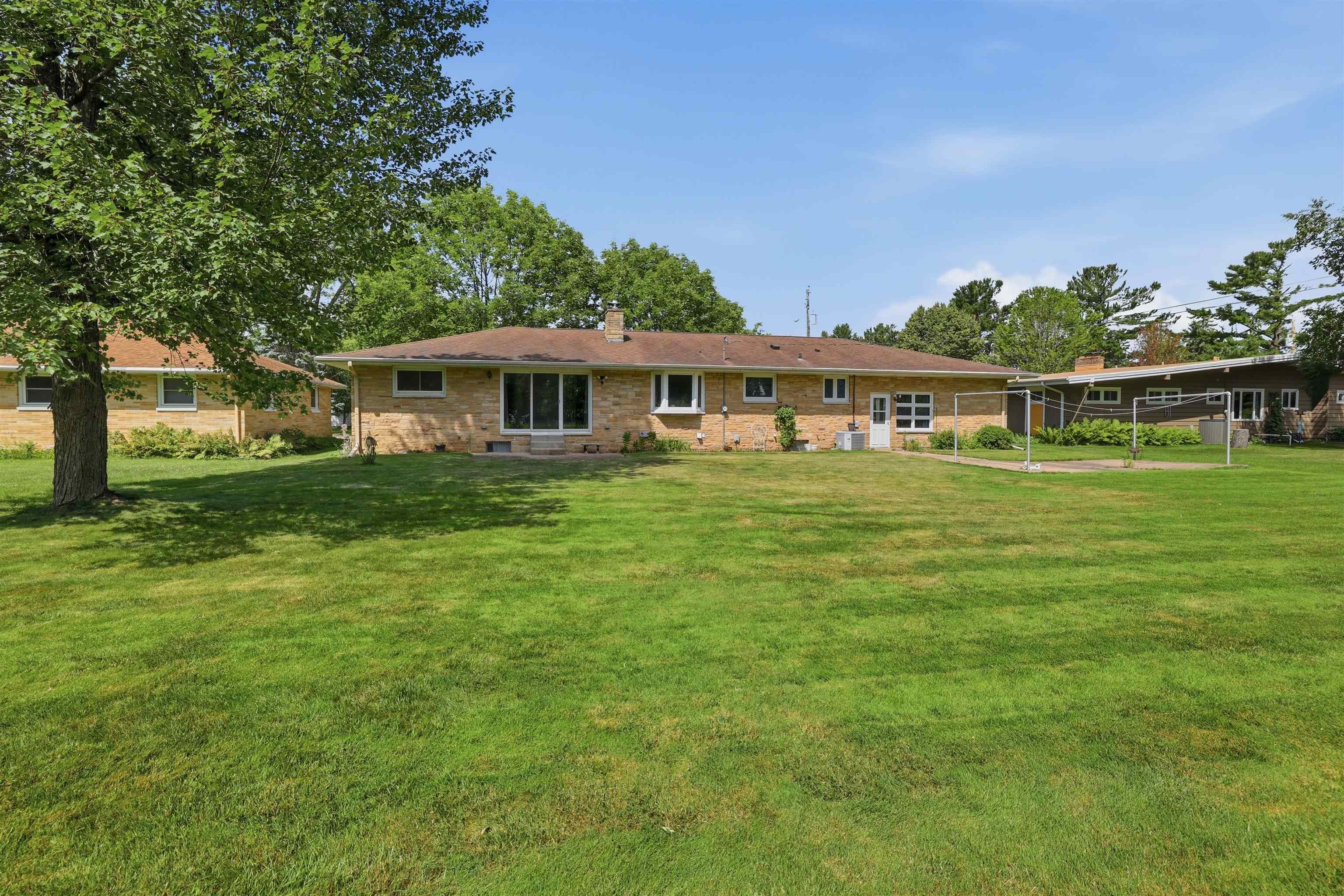211 MEADOW STREET, Stevens Point, Wisconsin 54481, 3 Bedrooms Bedrooms, ,2 BathroomsBathrooms,Residential,For Sale,211 MEADOW STREET,22603489