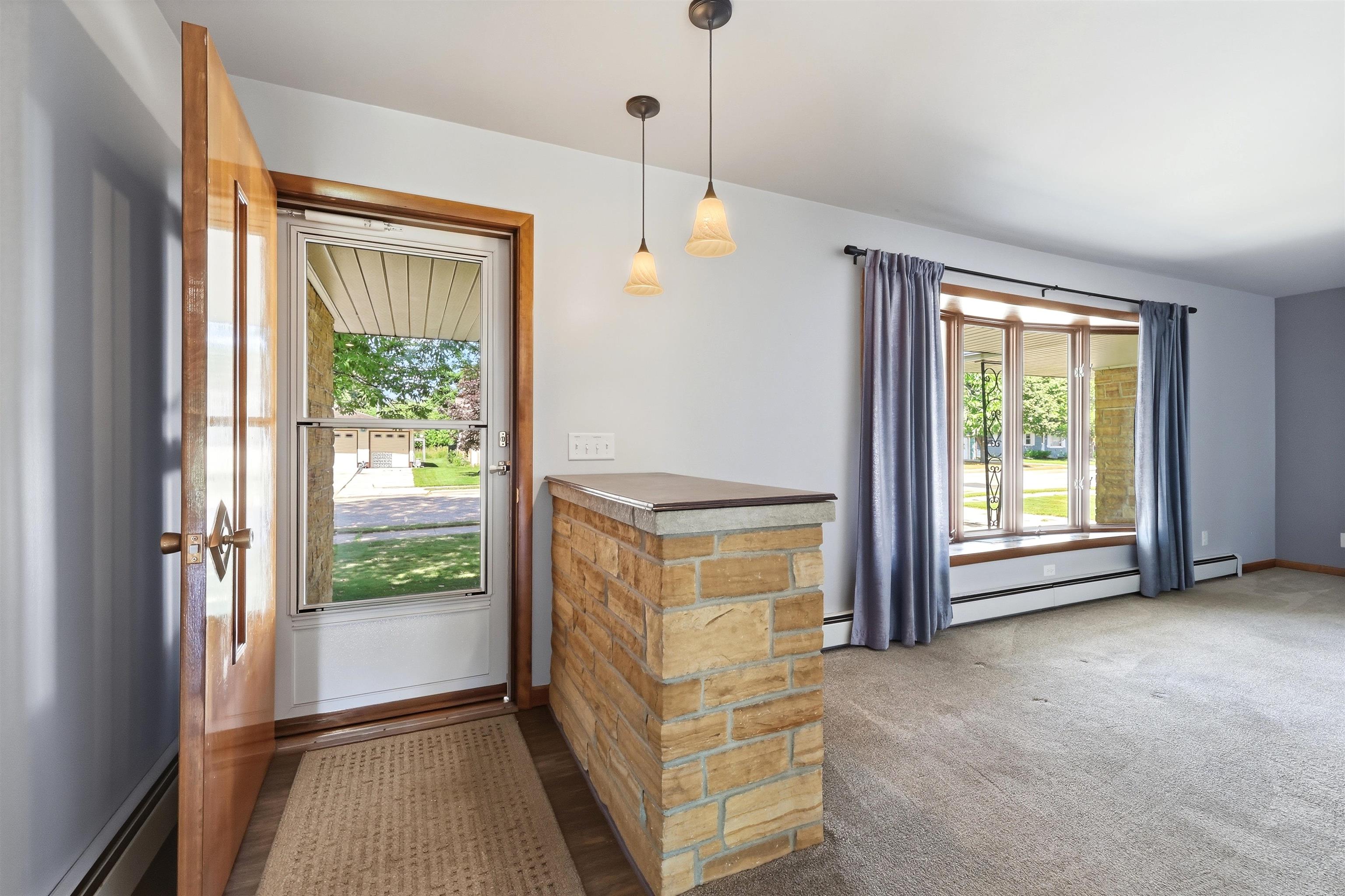 211 MEADOW STREET, Stevens Point, Wisconsin 54481, 3 Bedrooms Bedrooms, ,2 BathroomsBathrooms,Residential,For Sale,211 MEADOW STREET,22603489