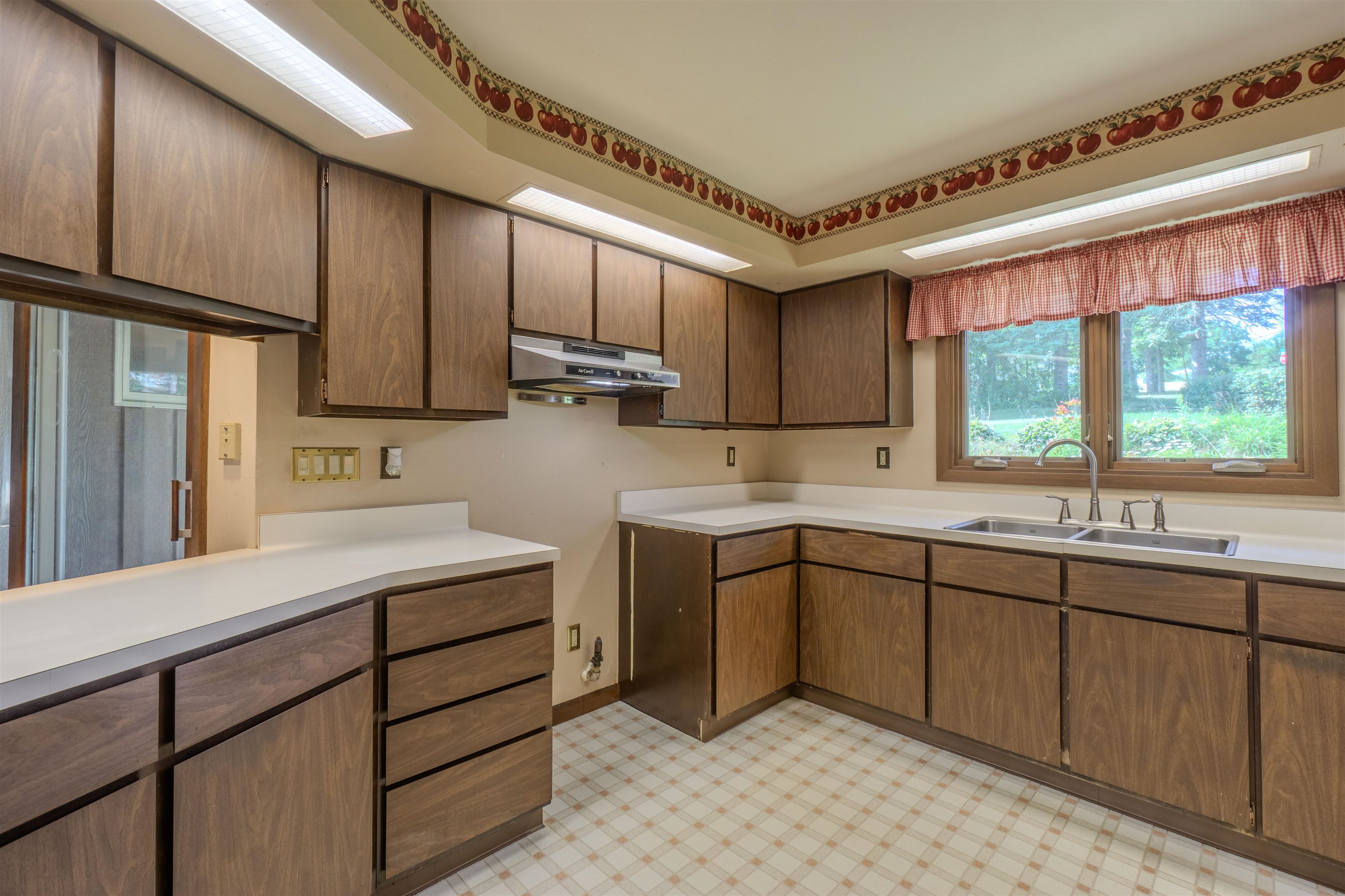 1311 PINE STREET, Wausau, Wisconsin 54401, 4 Bedrooms Bedrooms, ,2 BathroomsBathrooms,Residential,For Sale,1311 PINE STREET,22603501