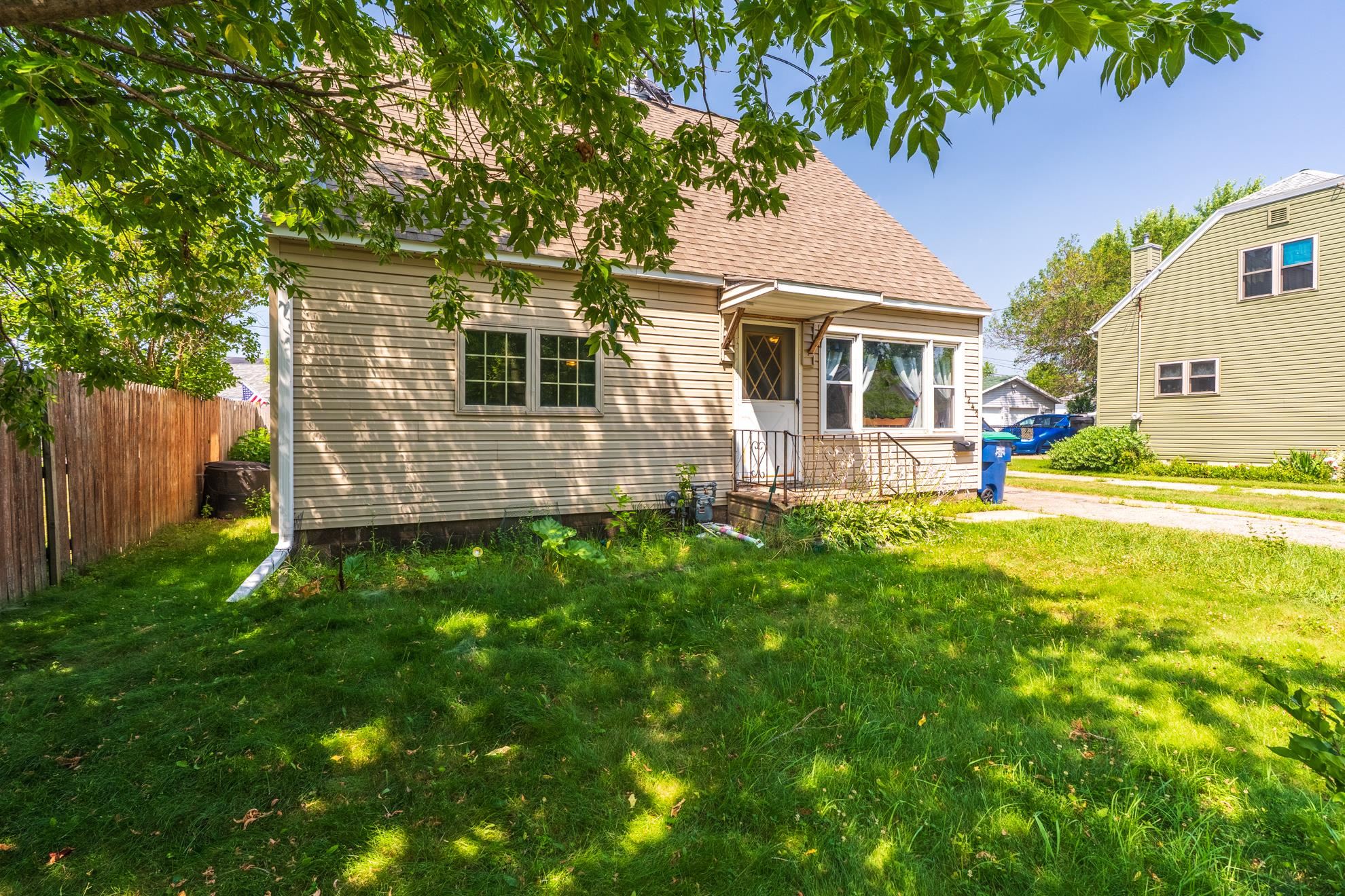 1242 S 9TH AVENUE, Wausau, Wisconsin 54401, 3 Bedrooms Bedrooms, ,1 BathroomBathrooms,Residential,For Sale,1242 S 9TH AVENUE,22603508