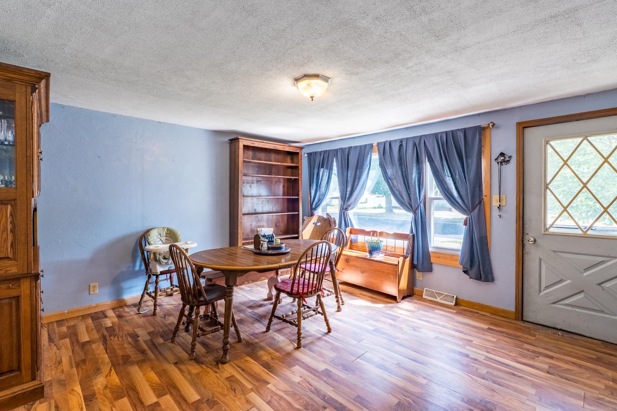 1242 S 9TH AVENUE, Wausau, Wisconsin 54401, 3 Bedrooms Bedrooms, ,1 BathroomBathrooms,Residential,For Sale,1242 S 9TH AVENUE,22603508