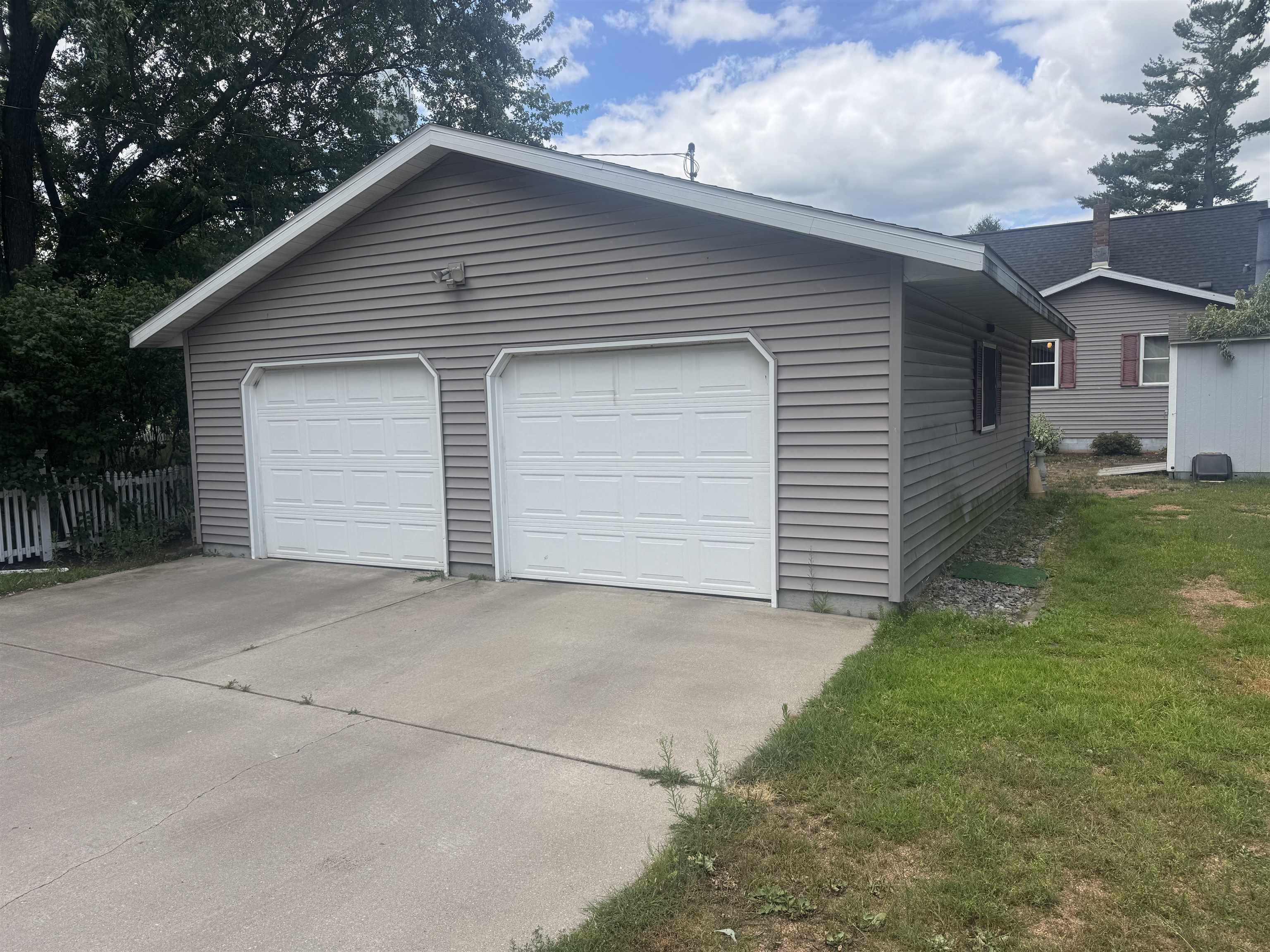 940 2ND STREET, Port Edwards, Wisconsin 54469, 3 Bedrooms Bedrooms, ,2 BathroomsBathrooms,Residential,For Sale,940 2ND STREET,22603509