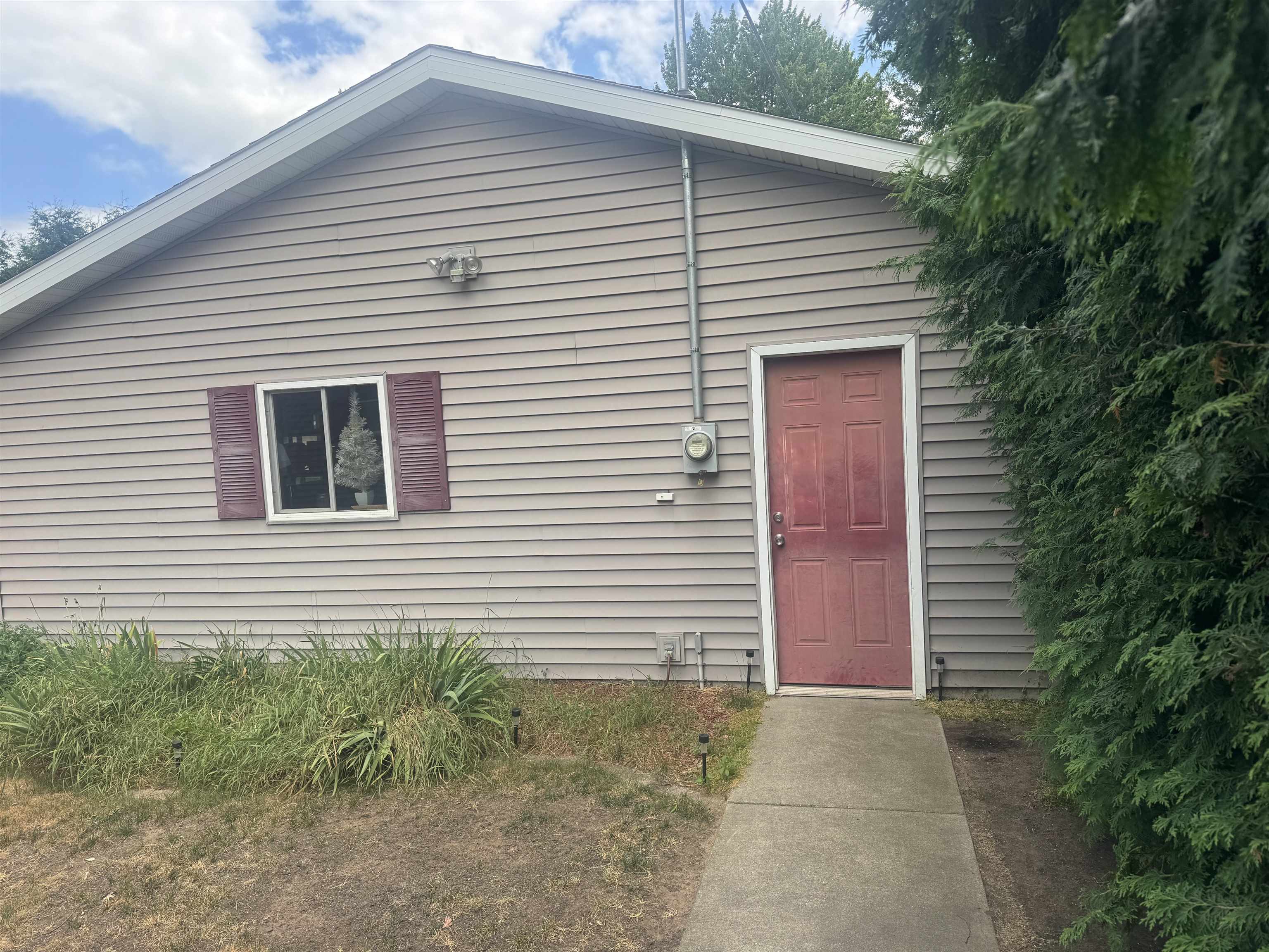 940 2ND STREET, Port Edwards, Wisconsin 54469, 3 Bedrooms Bedrooms, ,2 BathroomsBathrooms,Residential,For Sale,940 2ND STREET,22603509