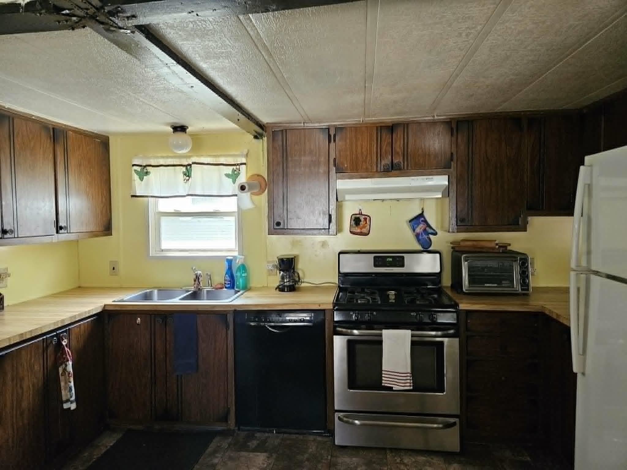 1407 N PEACH AVENUE, Marshfield, Wisconsin 54449, 1 Bedroom Bedrooms, ,1 BathroomBathrooms,Residential,For Sale,1407 N PEACH AVENUE,22603511