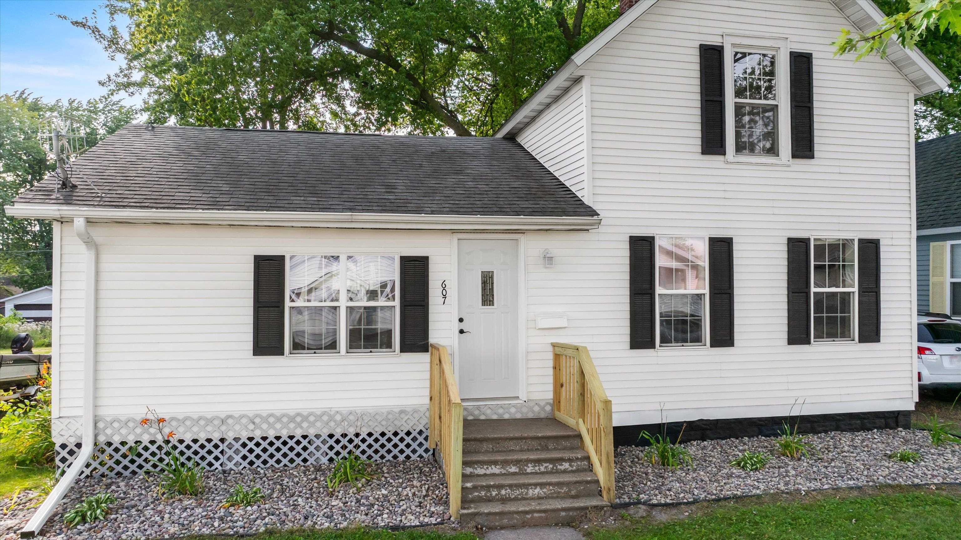607 N MAPLE AVENUE, Marshfield, Wisconsin 54449, 3 Bedrooms Bedrooms, ,1 BathroomBathrooms,Residential,For Sale,607 N MAPLE AVENUE,22603512