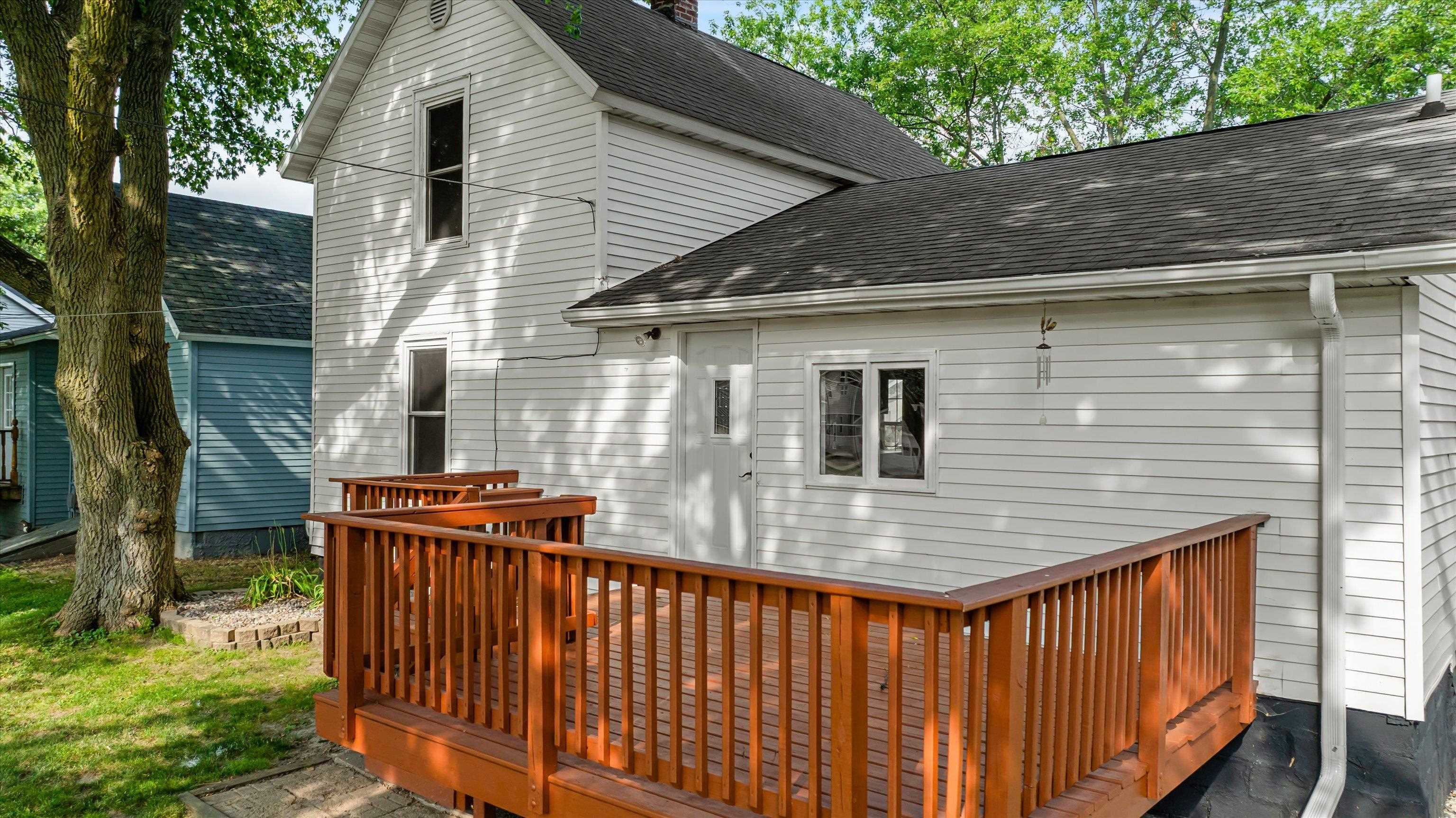 607 N MAPLE AVENUE, Marshfield, Wisconsin 54449, 3 Bedrooms Bedrooms, ,1 BathroomBathrooms,Residential,For Sale,607 N MAPLE AVENUE,22603512