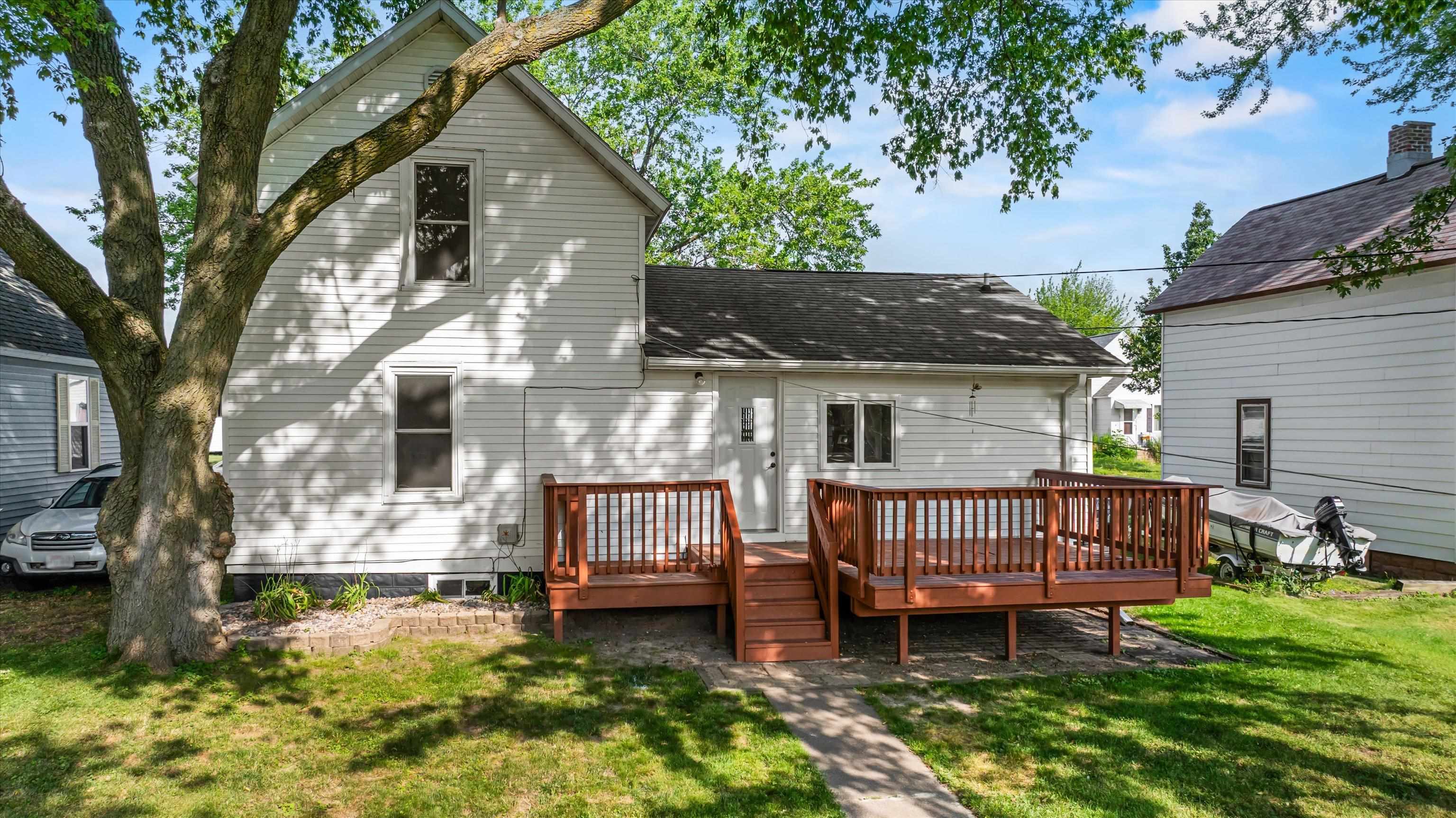 607 N MAPLE AVENUE, Marshfield, Wisconsin 54449, 3 Bedrooms Bedrooms, ,1 BathroomBathrooms,Residential,For Sale,607 N MAPLE AVENUE,22603512