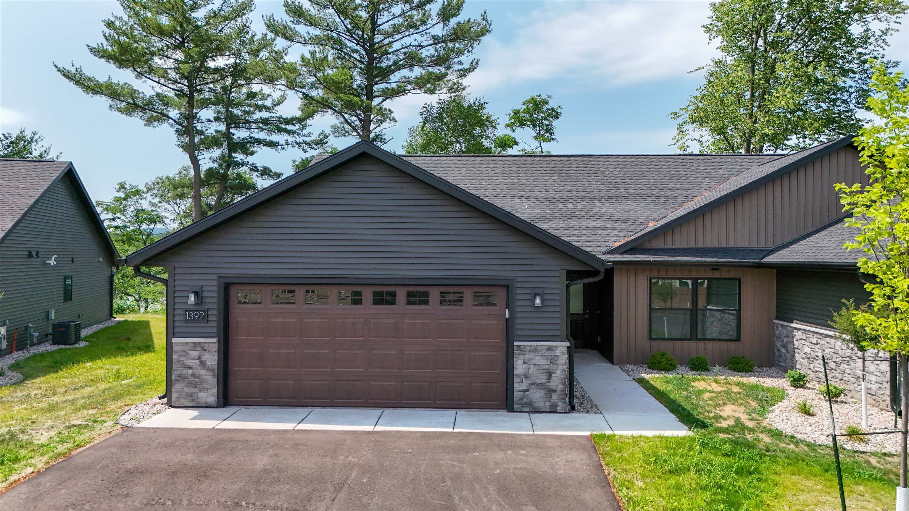 1392 PARK DRIVE, Schofield, Wisconsin 54476, 3 Bedrooms Bedrooms, 6 Rooms Rooms,2 BathroomsBathrooms,Residential,For Sale,1392 PARK DRIVE,22603513