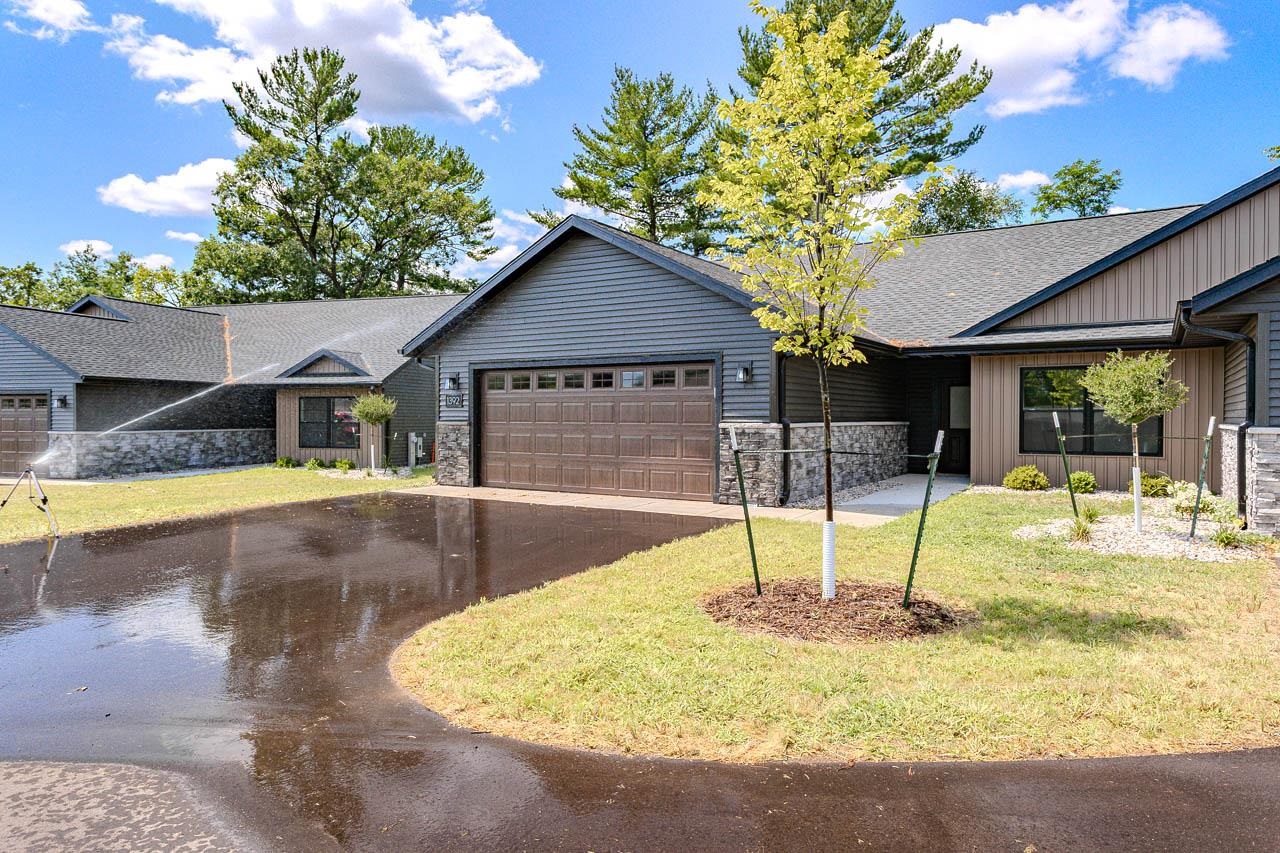1392 PARK DRIVE, Schofield, Wisconsin 54476, 3 Bedrooms Bedrooms, 6 Rooms Rooms,2 BathroomsBathrooms,Residential,For Sale,1392 PARK DRIVE,22603513