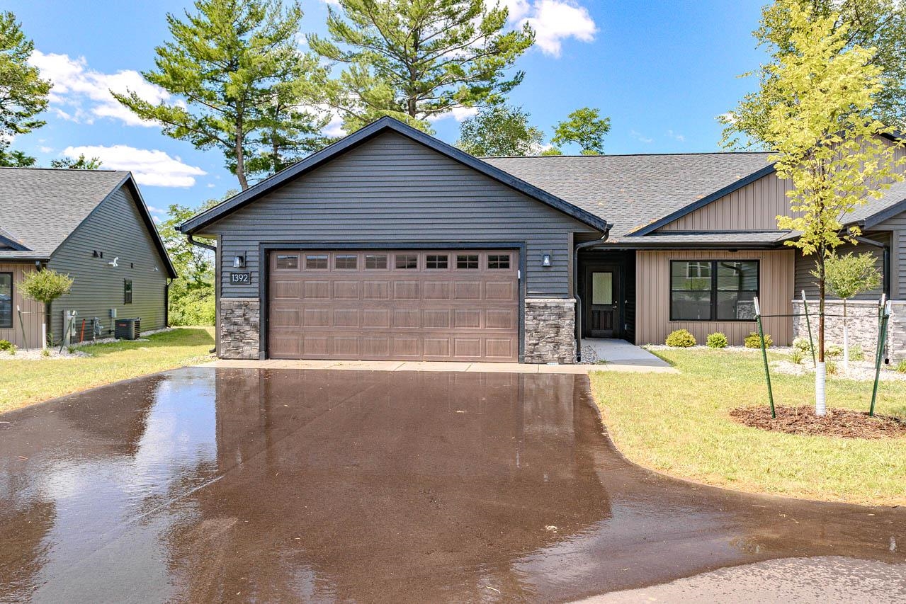 1392 PARK DRIVE, Schofield, Wisconsin 54476, 3 Bedrooms Bedrooms, 6 Rooms Rooms,2 BathroomsBathrooms,Residential,For Sale,1392 PARK DRIVE,22603513