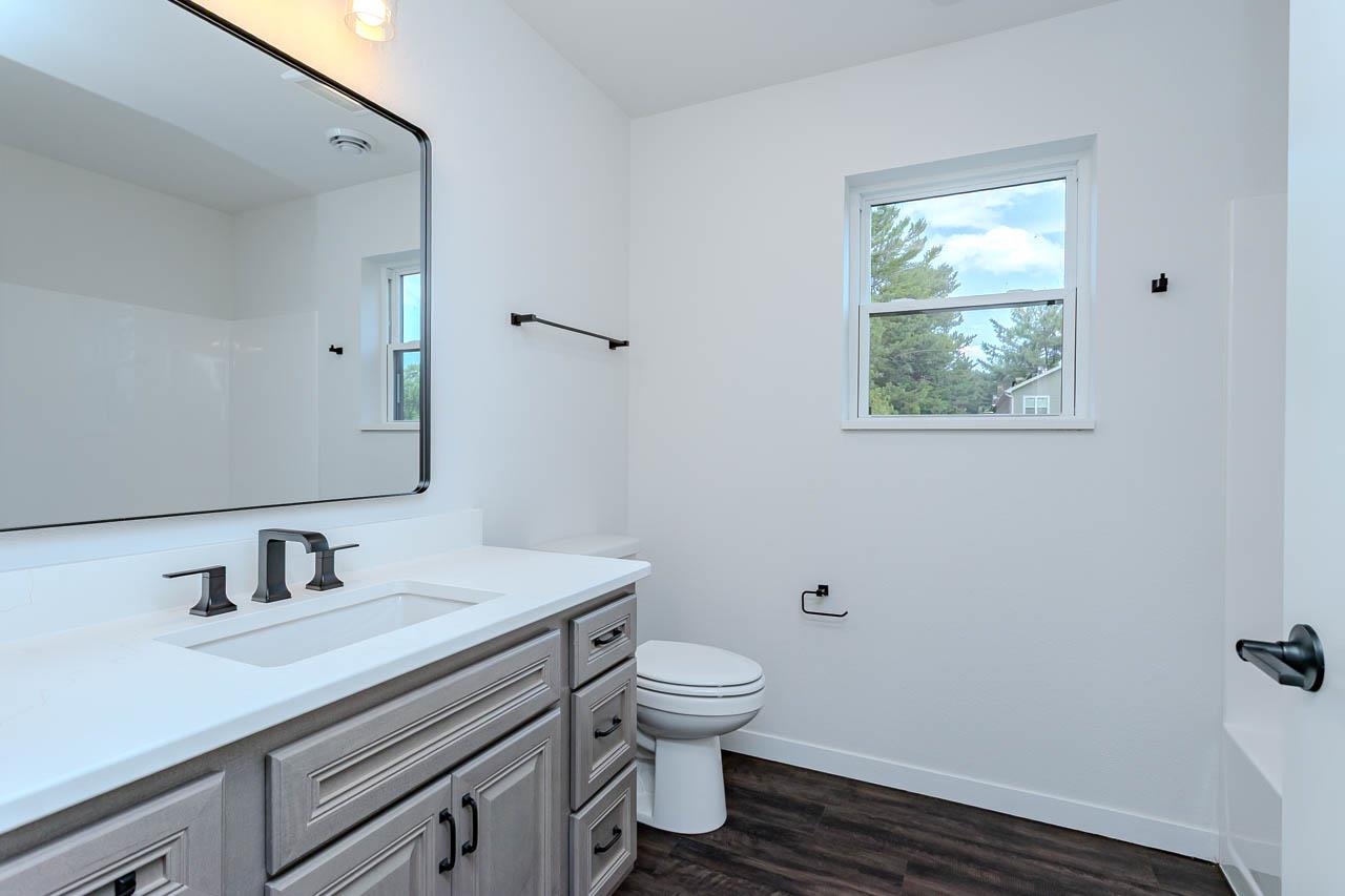 1390 PARK DRIVE, Schofield, Wisconsin 54476, 3 Bedrooms Bedrooms, 6 Rooms Rooms,2 BathroomsBathrooms,Residential,For Sale,1390 PARK DRIVE,22603514