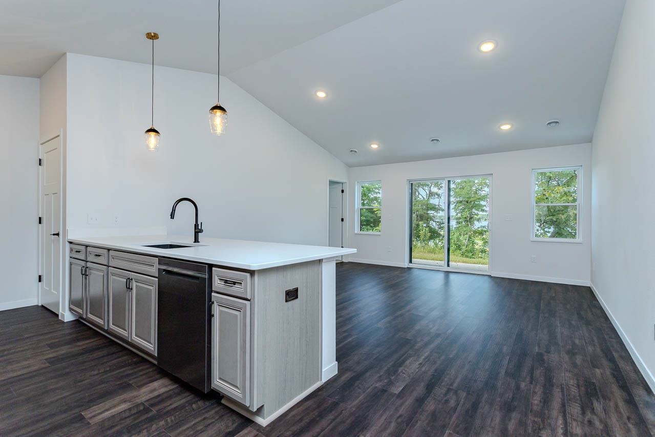 1390 PARK DRIVE, Schofield, Wisconsin 54476, 3 Bedrooms Bedrooms, 6 Rooms Rooms,2 BathroomsBathrooms,Residential,For Sale,1390 PARK DRIVE,22603514