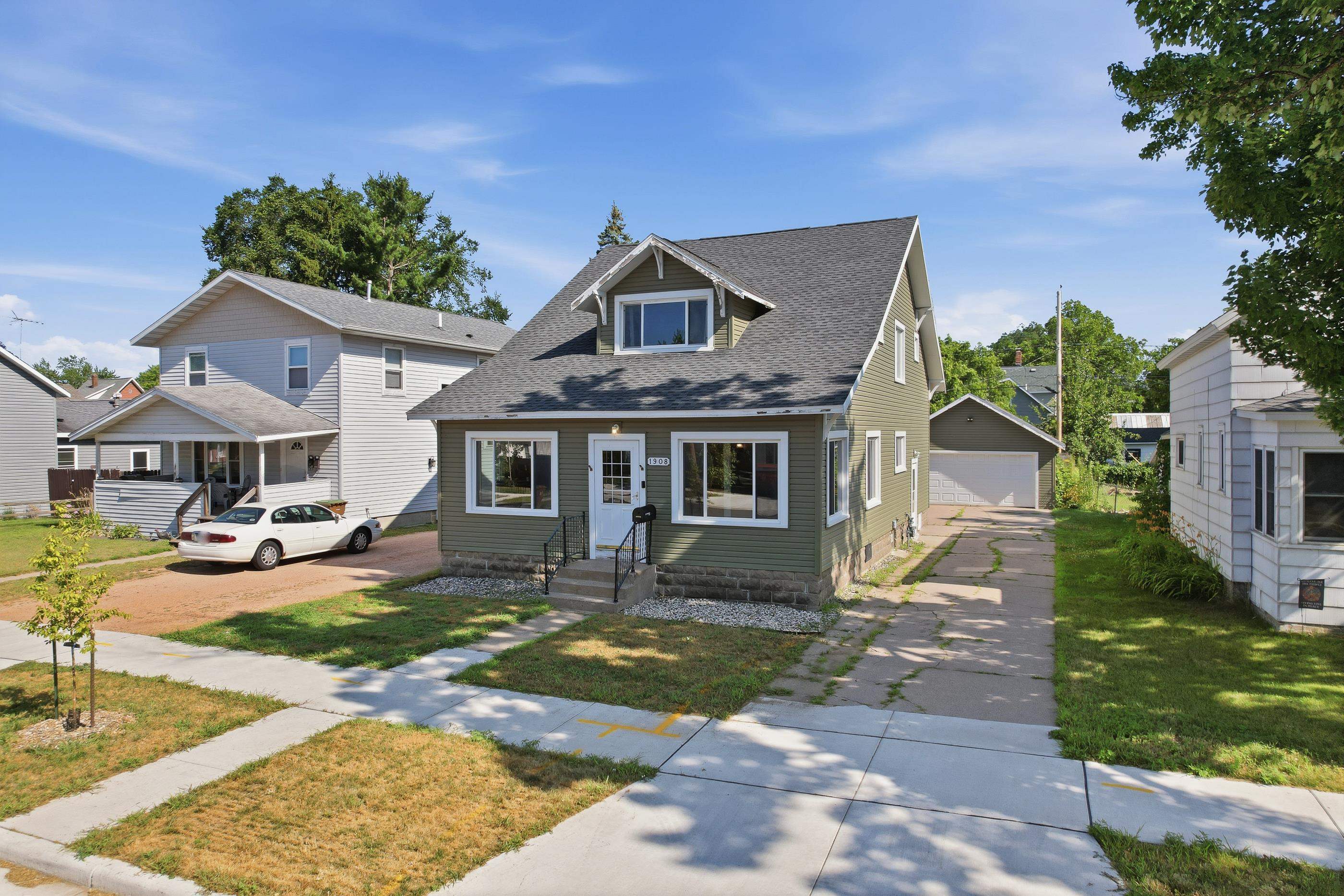 1908 MADISON STREET, Stevens Point, Wisconsin 54481, 4 Bedrooms Bedrooms, ,2 BathroomsBathrooms,Residential,For Sale,1908 MADISON STREET,22603515