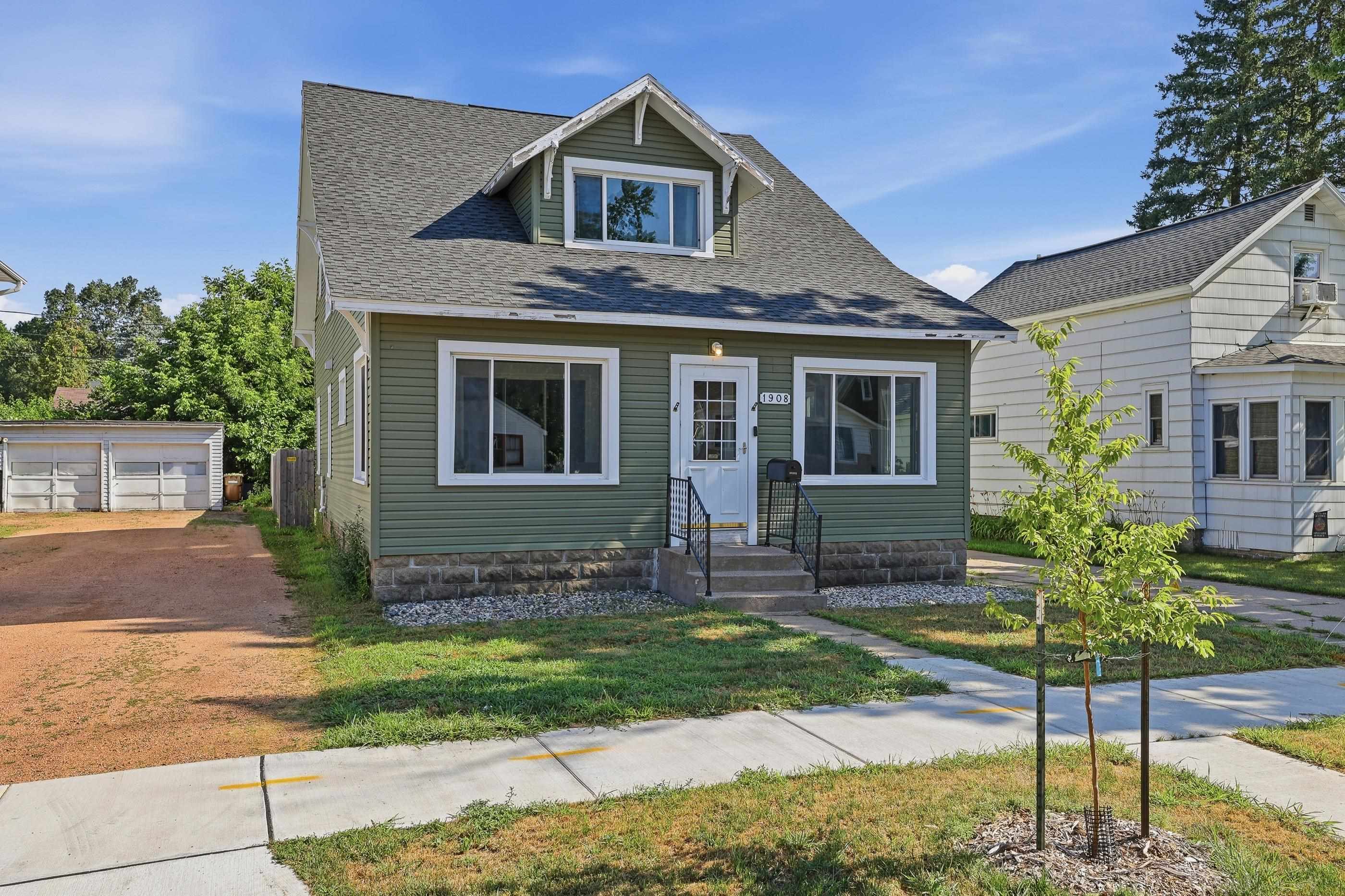1908 MADISON STREET, Stevens Point, Wisconsin 54481, 4 Bedrooms Bedrooms, ,2 BathroomsBathrooms,Residential,For Sale,1908 MADISON STREET,22603515