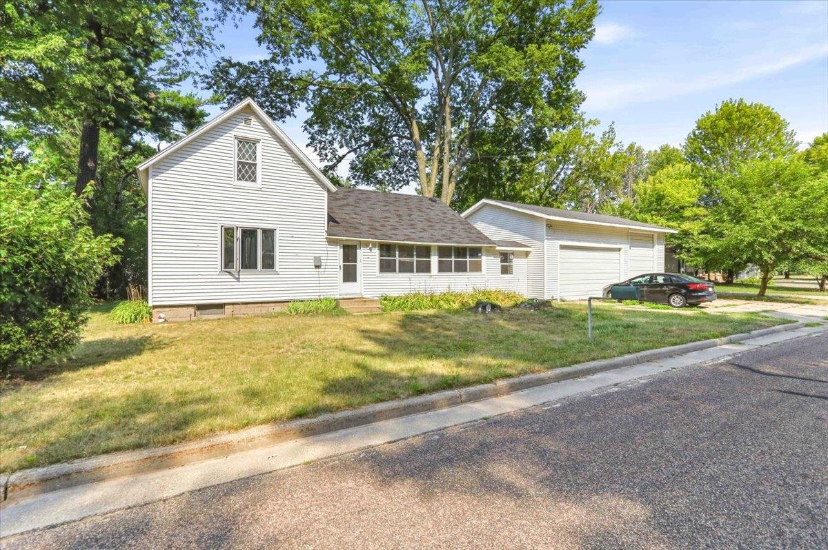 2871 3RD AVENUE SOUTH, Wisconsin Rapids, Wisconsin 54495, 3 Bedrooms Bedrooms, ,1 BathroomBathrooms,Residential,For Sale,2871 3RD AVENUE SOUTH,22603520