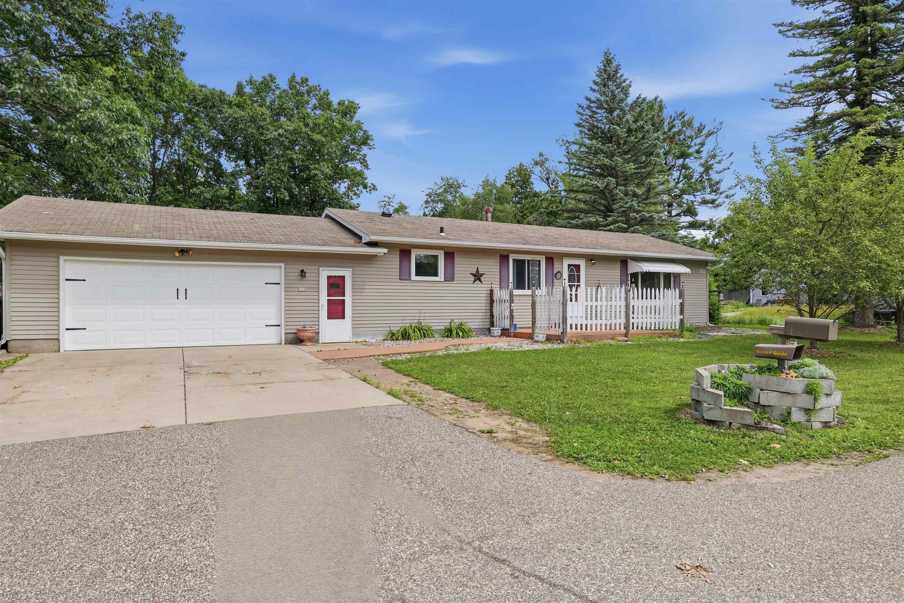 500 W WILSON AVENUE, Stevens Point, Wisconsin 54481, 5 Bedrooms Bedrooms, ,2 BathroomsBathrooms,Residential,For Sale,500 W WILSON AVENUE,22603522