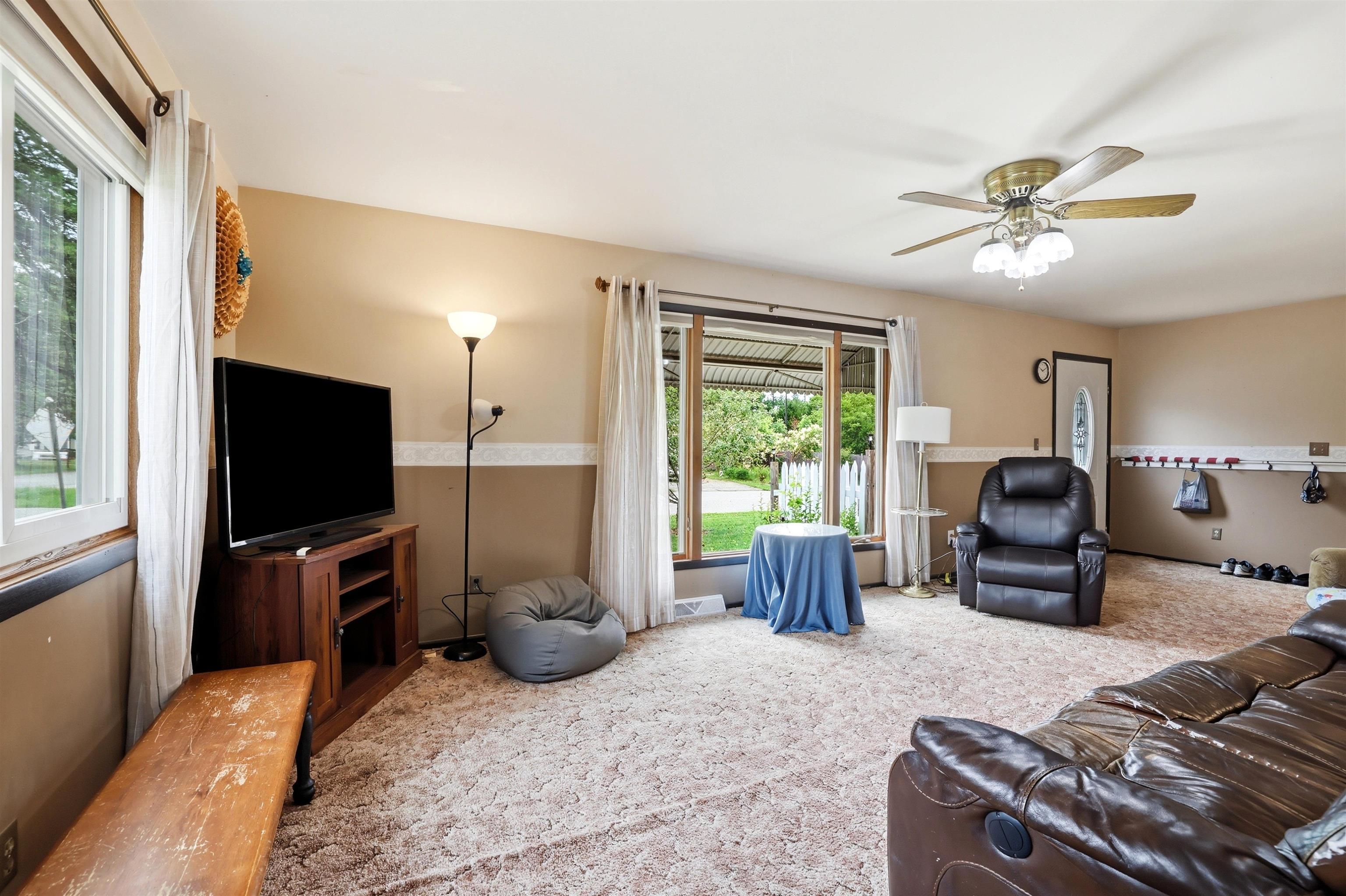 500 W WILSON AVENUE, Stevens Point, Wisconsin 54481, 5 Bedrooms Bedrooms, ,2 BathroomsBathrooms,Residential,For Sale,500 W WILSON AVENUE,22603522