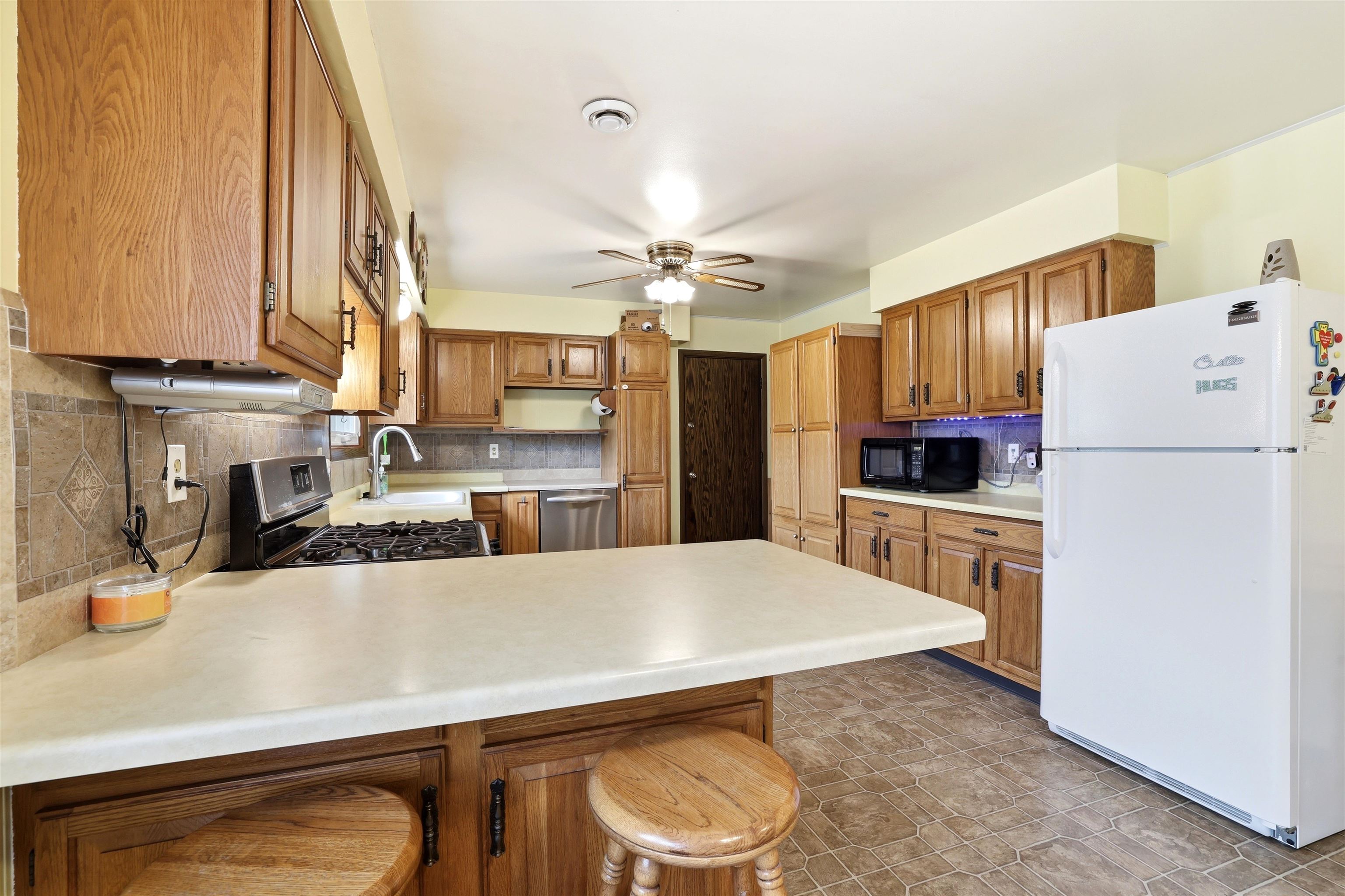 500 W WILSON AVENUE, Stevens Point, Wisconsin 54481, 5 Bedrooms Bedrooms, ,2 BathroomsBathrooms,Residential,For Sale,500 W WILSON AVENUE,22603522
