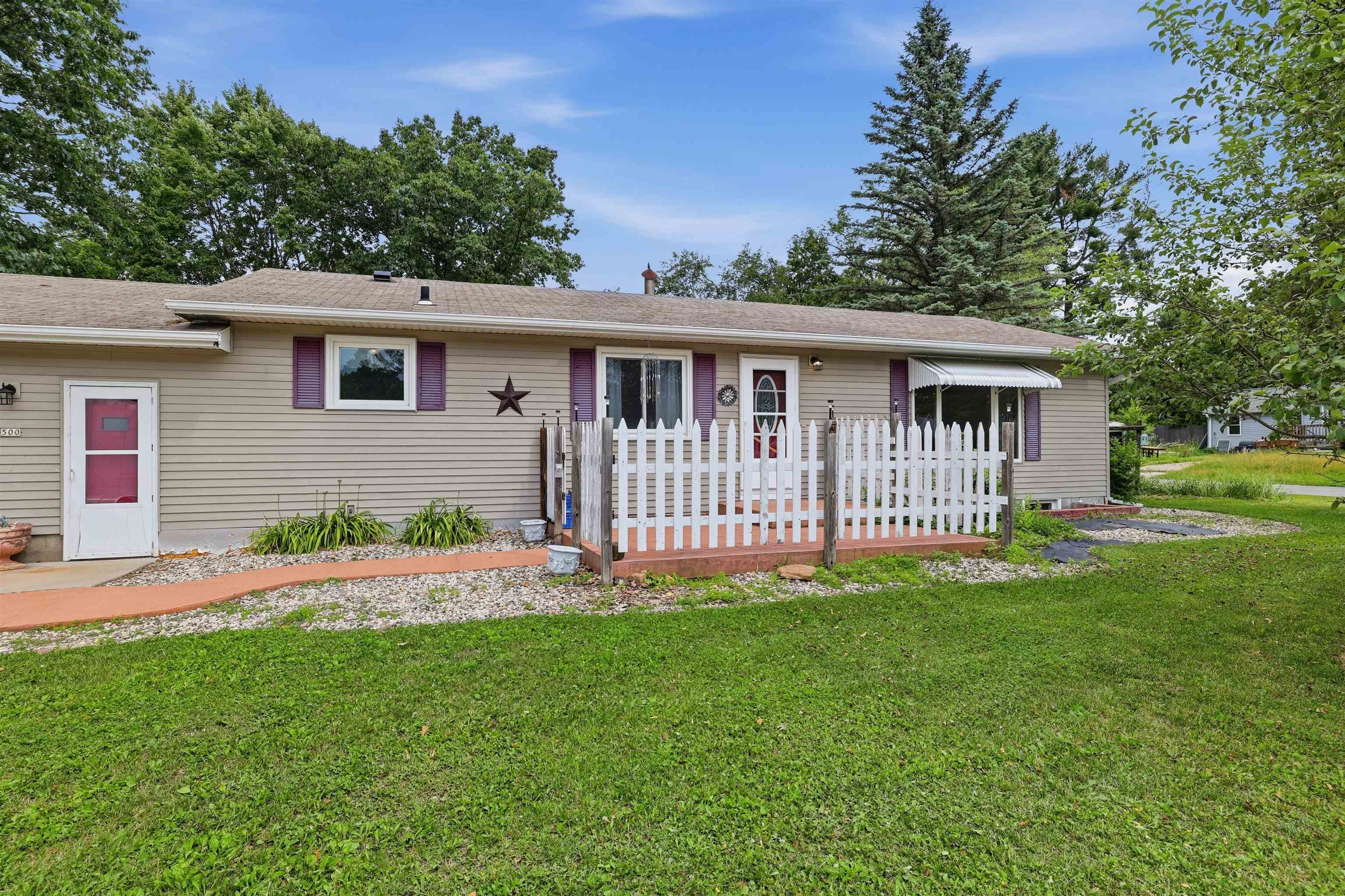 500 W WILSON AVENUE, Stevens Point, Wisconsin 54481, 5 Bedrooms Bedrooms, ,2 BathroomsBathrooms,Residential,For Sale,500 W WILSON AVENUE,22603522