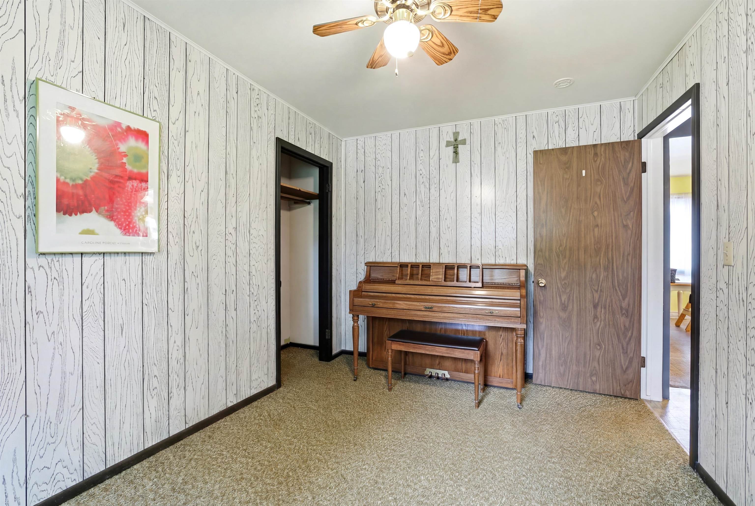 500 W WILSON AVENUE, Stevens Point, Wisconsin 54481, 5 Bedrooms Bedrooms, ,2 BathroomsBathrooms,Residential,For Sale,500 W WILSON AVENUE,22603522