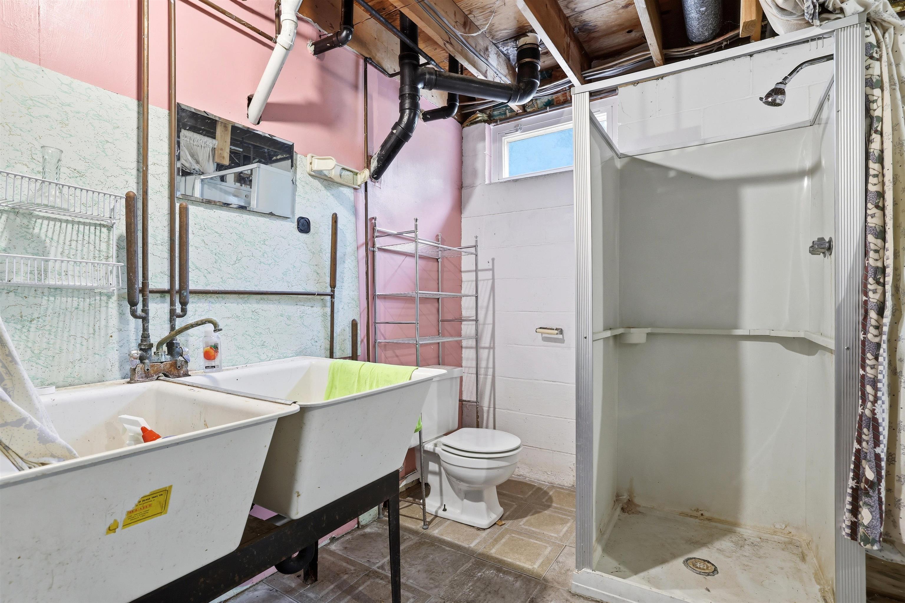 500 W WILSON AVENUE, Stevens Point, Wisconsin 54481, 5 Bedrooms Bedrooms, ,2 BathroomsBathrooms,Residential,For Sale,500 W WILSON AVENUE,22603522