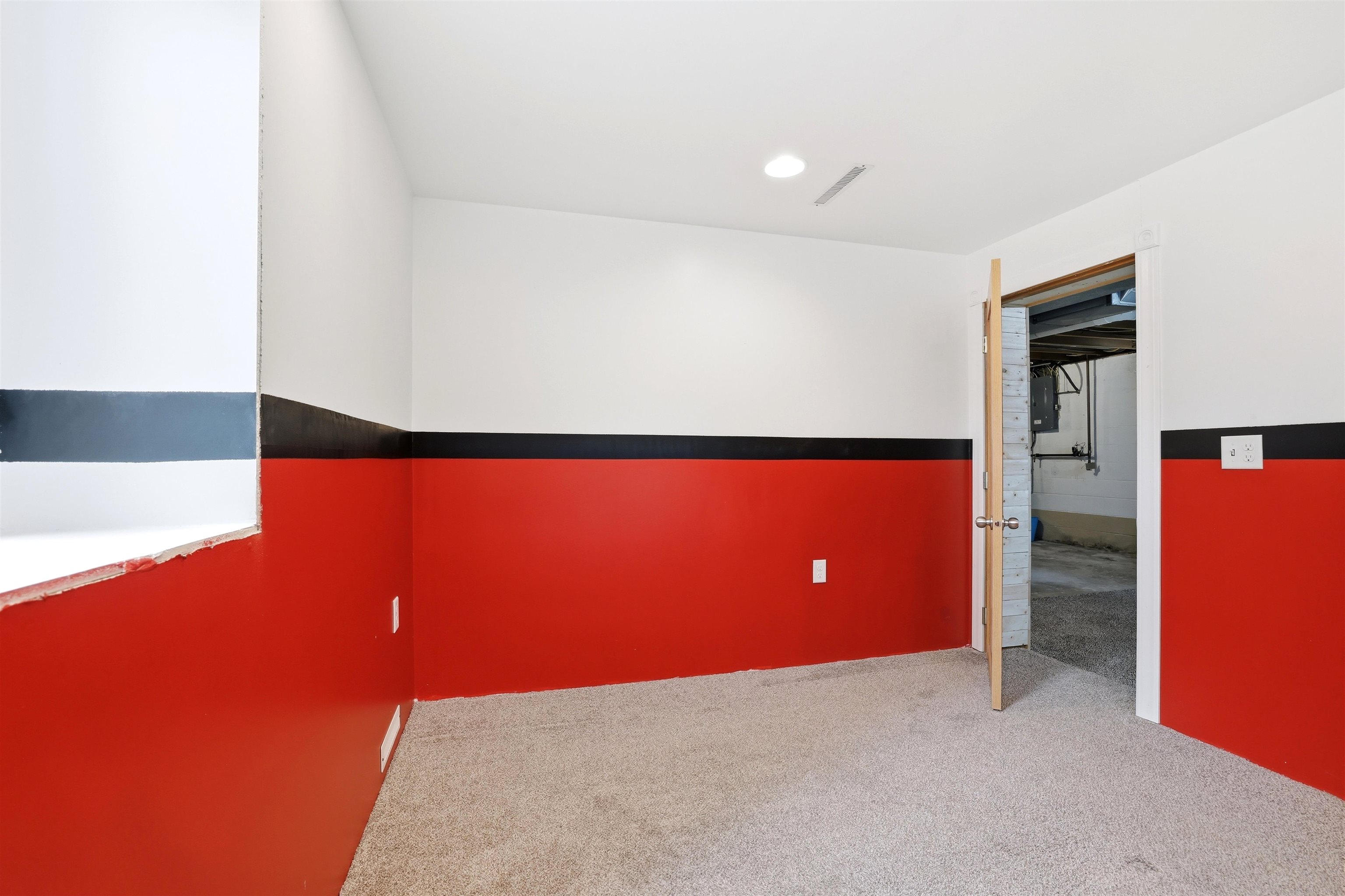 500 W WILSON AVENUE, Stevens Point, Wisconsin 54481, 5 Bedrooms Bedrooms, ,2 BathroomsBathrooms,Residential,For Sale,500 W WILSON AVENUE,22603522