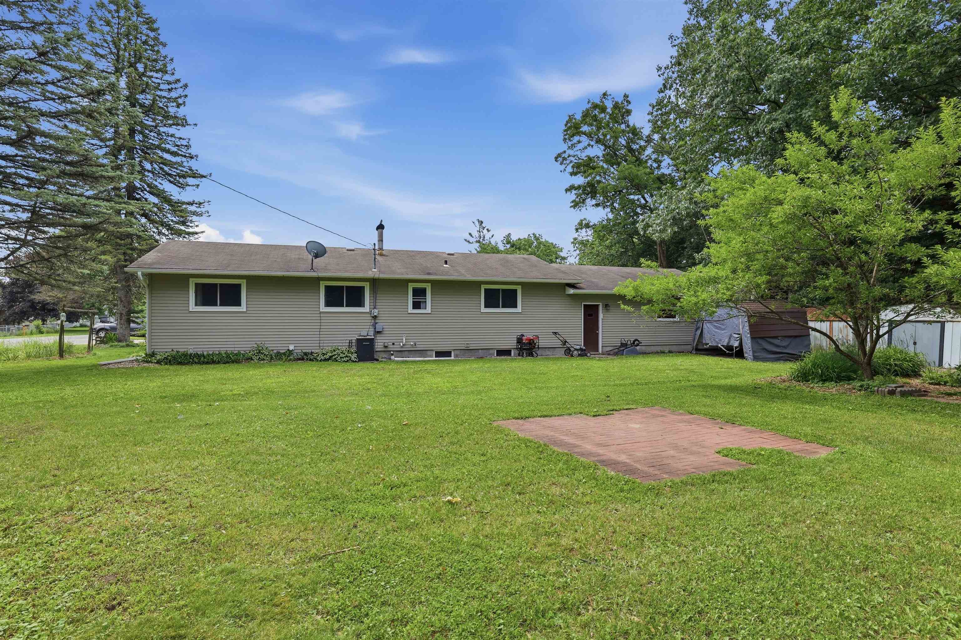 500 W WILSON AVENUE, Stevens Point, Wisconsin 54481, 5 Bedrooms Bedrooms, ,2 BathroomsBathrooms,Residential,For Sale,500 W WILSON AVENUE,22603522