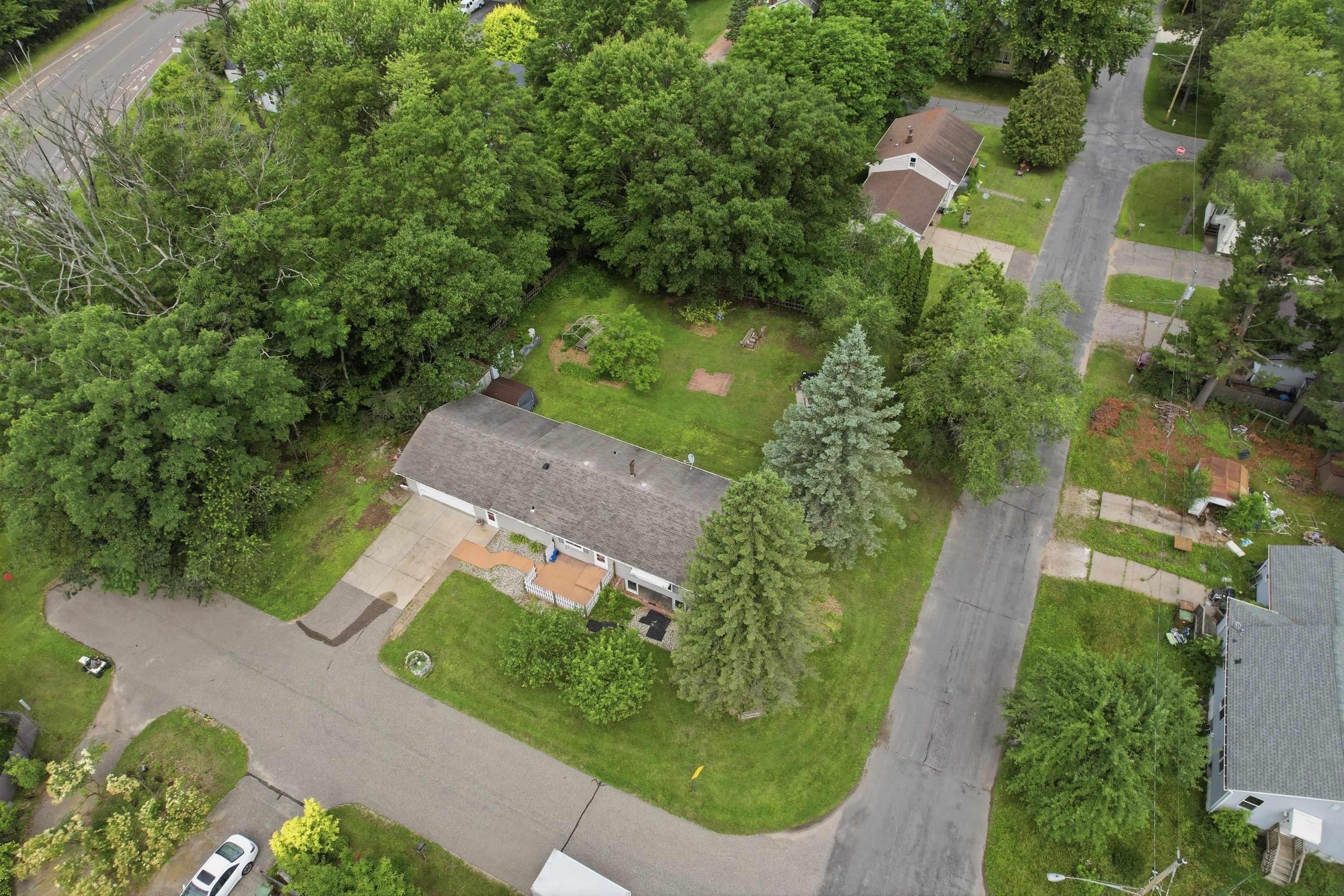 500 W WILSON AVENUE, Stevens Point, Wisconsin 54481, 5 Bedrooms Bedrooms, ,2 BathroomsBathrooms,Residential,For Sale,500 W WILSON AVENUE,22603522