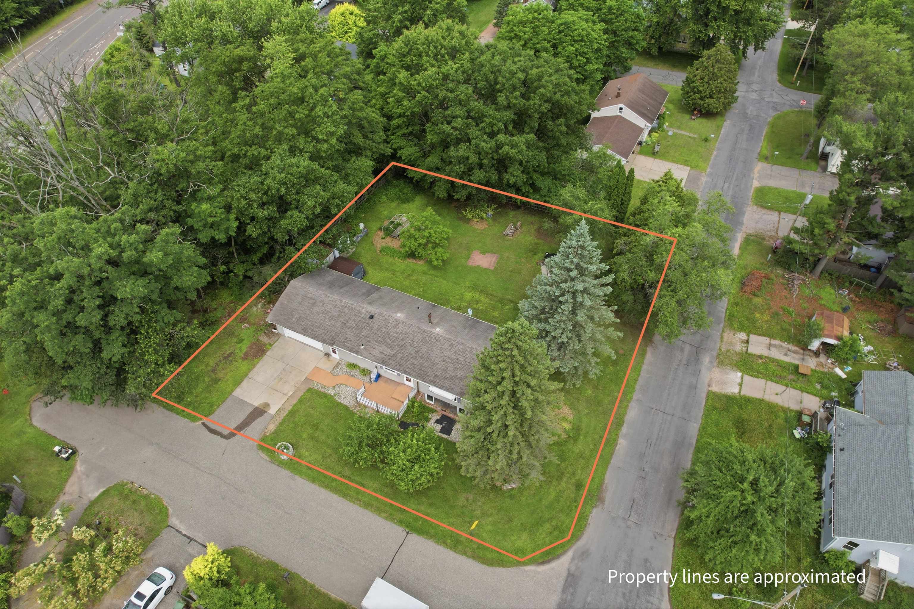 500 W WILSON AVENUE, Stevens Point, Wisconsin 54481, 5 Bedrooms Bedrooms, ,2 BathroomsBathrooms,Residential,For Sale,500 W WILSON AVENUE,22603522
