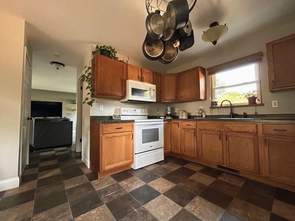 2916 LINDBERGH AVENUE, Stevens Point, Wisconsin 54481, 4 Bedrooms Bedrooms, ,1 BathroomBathrooms,Residential,For Sale,2916 LINDBERGH AVENUE,22603525