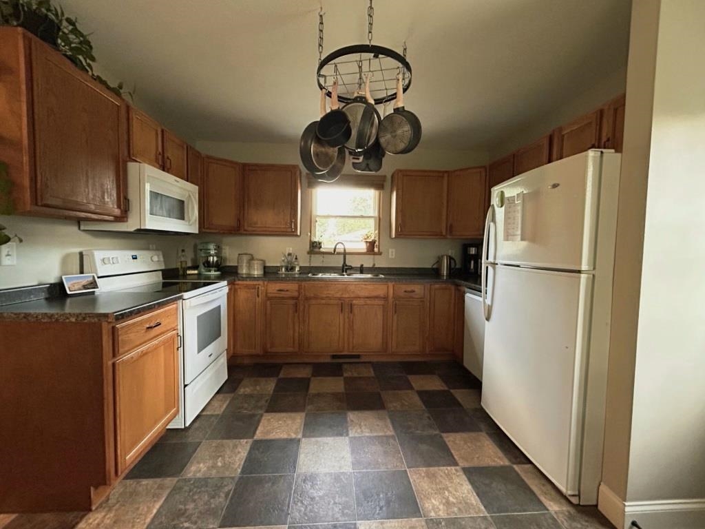 2916 LINDBERGH AVENUE, Stevens Point, Wisconsin 54481, 4 Bedrooms Bedrooms, ,1 BathroomBathrooms,Residential,For Sale,2916 LINDBERGH AVENUE,22603525
