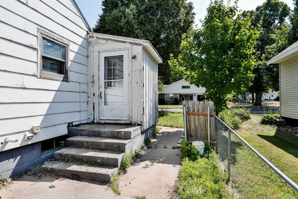 834 S 11TH AVENUE, Wausau, Wisconsin 54401, 3 Bedrooms Bedrooms, ,2 BathroomsBathrooms,Residential,For Sale,834 S 11TH AVENUE,22603526