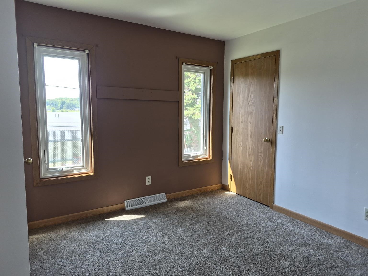 1408-1410 N ADAMS AVENUE, Marshfield, Wisconsin 54449, 2 Bedrooms Bedrooms, 6 Rooms Rooms,2 BathroomsBathrooms,Multi-family,For Sale,1408-1410 N ADAMS AVENUE,22603528