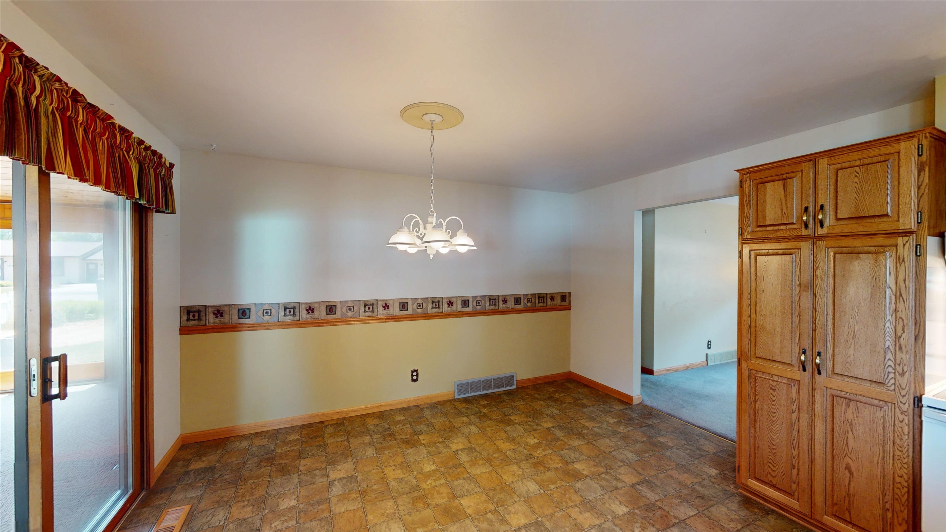 2711 S WASHINGTON AVENUE, Marshfield, Wisconsin 54449, 3 Bedrooms Bedrooms, ,1 BathroomBathrooms,Residential,For Sale,2711 S WASHINGTON AVENUE,22603531