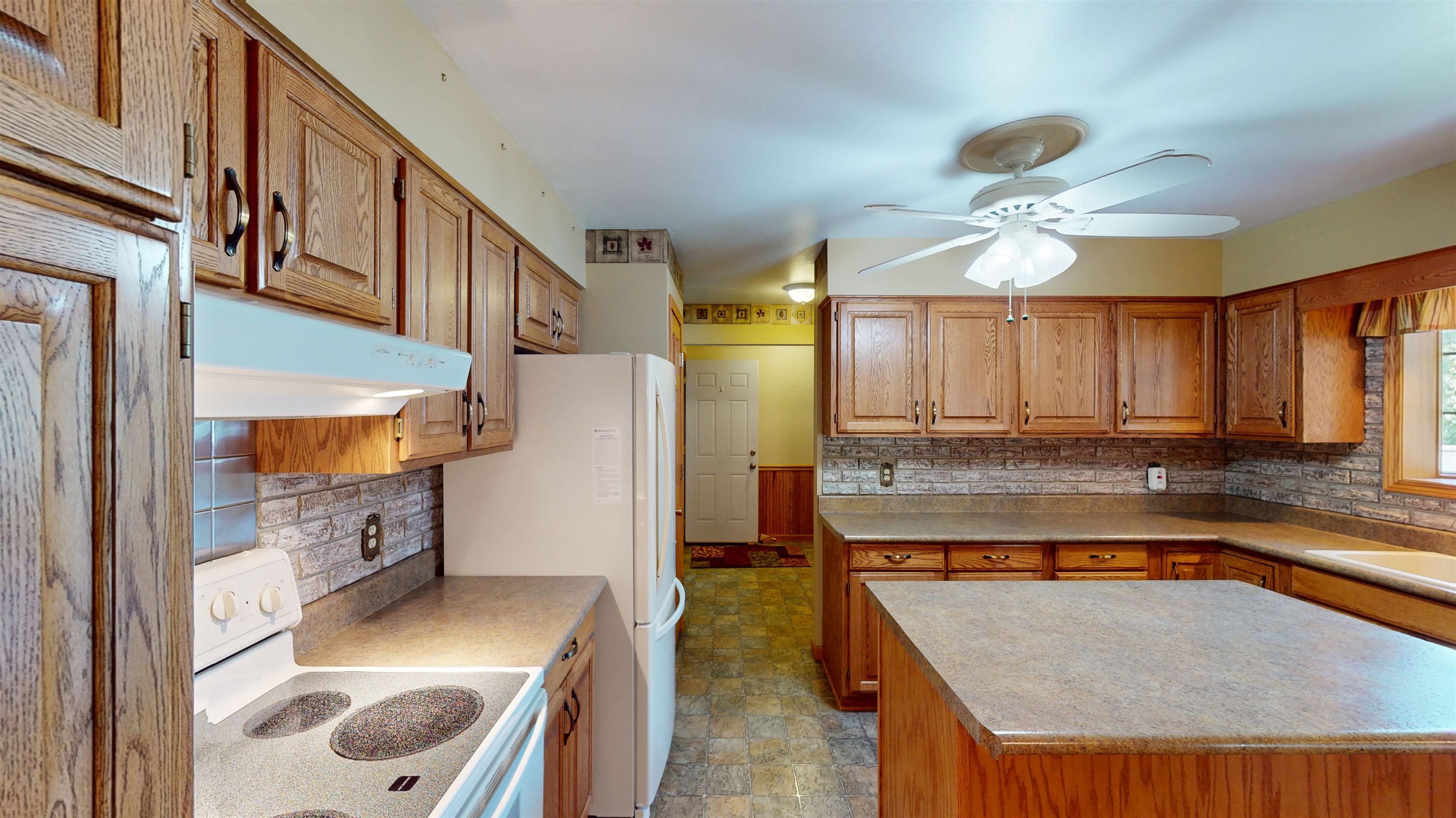2711 S WASHINGTON AVENUE, Marshfield, Wisconsin 54449, 3 Bedrooms Bedrooms, ,1 BathroomBathrooms,Residential,For Sale,2711 S WASHINGTON AVENUE,22603531