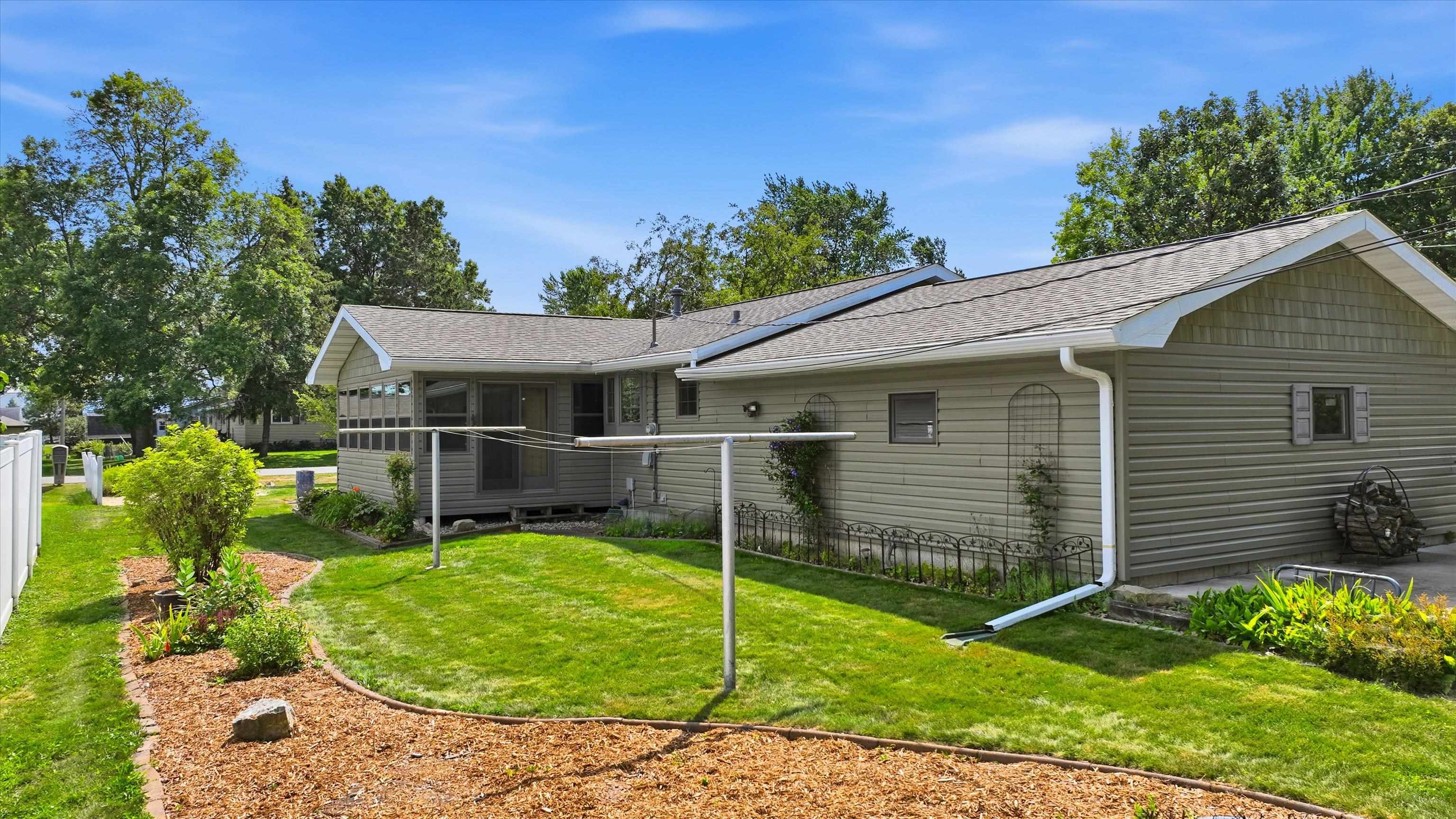 2711 S WASHINGTON AVENUE, Marshfield, Wisconsin 54449, 3 Bedrooms Bedrooms, ,1 BathroomBathrooms,Residential,For Sale,2711 S WASHINGTON AVENUE,22603531