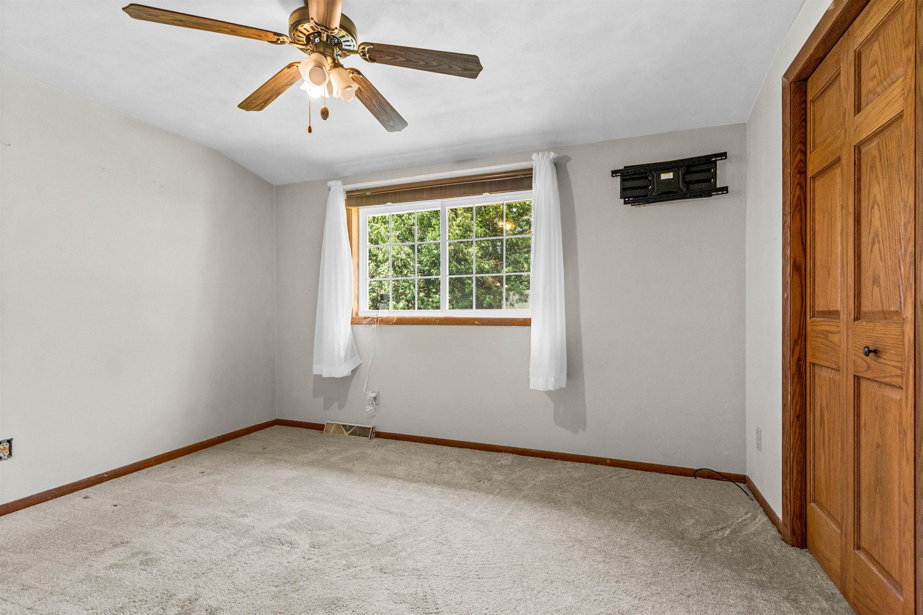 3021 KATHERINE CIRCLE, Plover, Wisconsin 54467, 3 Bedrooms Bedrooms, ,1 BathroomBathrooms,Residential,For Sale,3021 KATHERINE CIRCLE,22603536