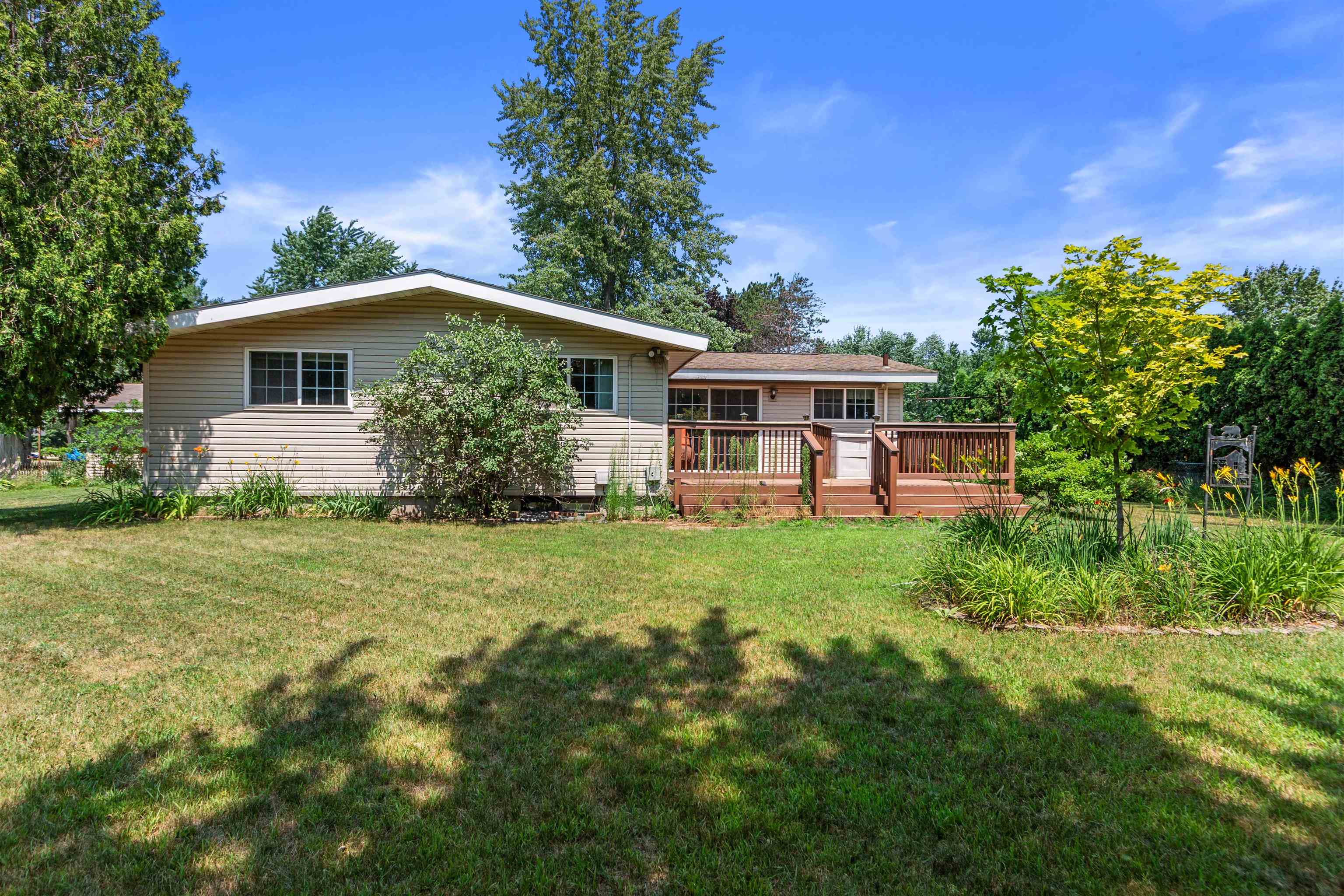 3021 KATHERINE CIRCLE, Plover, Wisconsin 54467, 3 Bedrooms Bedrooms, ,1 BathroomBathrooms,Residential,For Sale,3021 KATHERINE CIRCLE,22603536