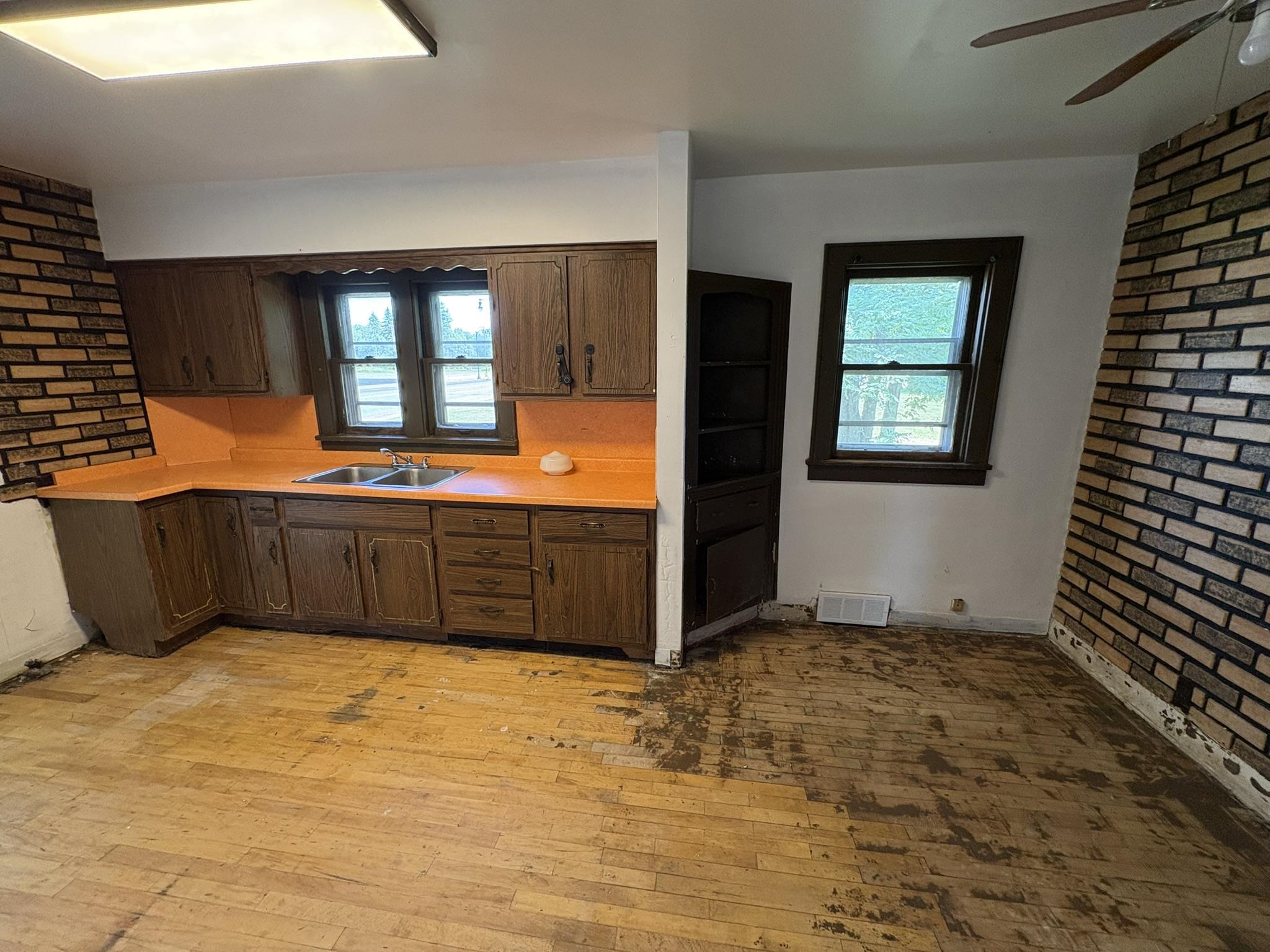 2261 W GRAND AVENUE, Wisconsin Rapids, Wisconsin 54495, 2 Bedrooms Bedrooms, ,1 BathroomBathrooms,Residential,For Sale,2261 W GRAND AVENUE,22603544