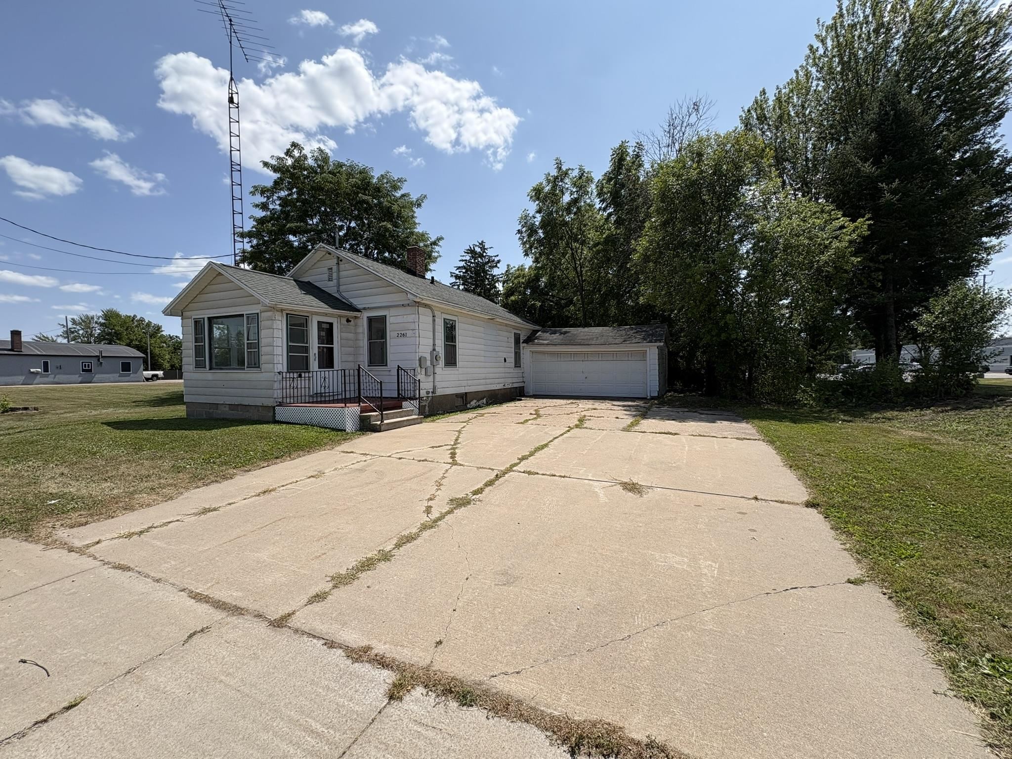 2261 W GRAND AVENUE, Wisconsin Rapids, Wisconsin 54495, 2 Bedrooms Bedrooms, ,1 BathroomBathrooms,Residential,For Sale,2261 W GRAND AVENUE,22603544