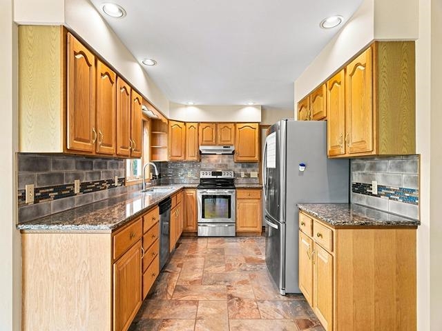 1213 W JEFFERSON STREET, Marshfield, Wisconsin 54449, 4 Bedrooms Bedrooms, ,2 BathroomsBathrooms,Residential,For Sale,1213 W JEFFERSON STREET,22603545